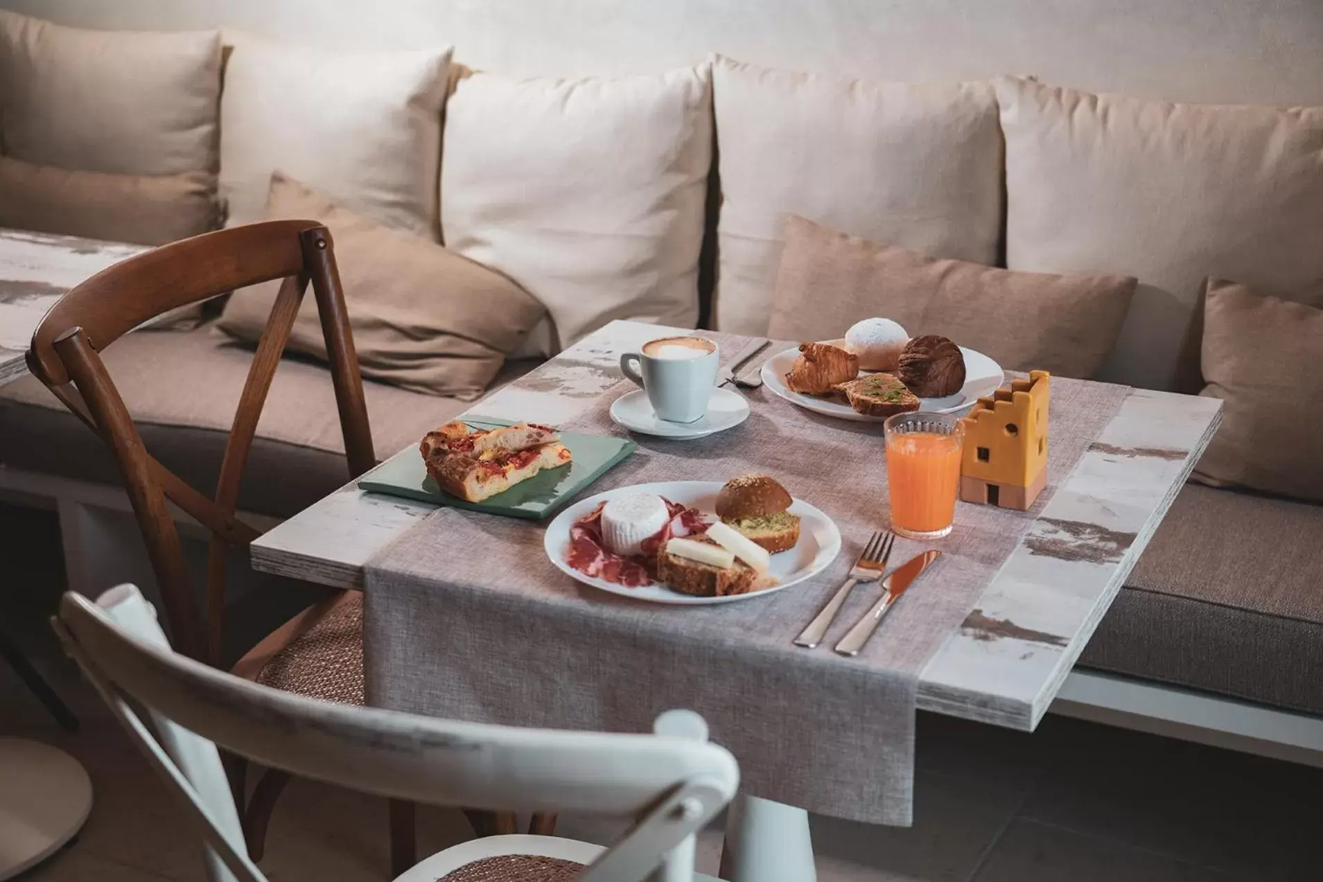 Breakfast in Palazzo Fontana