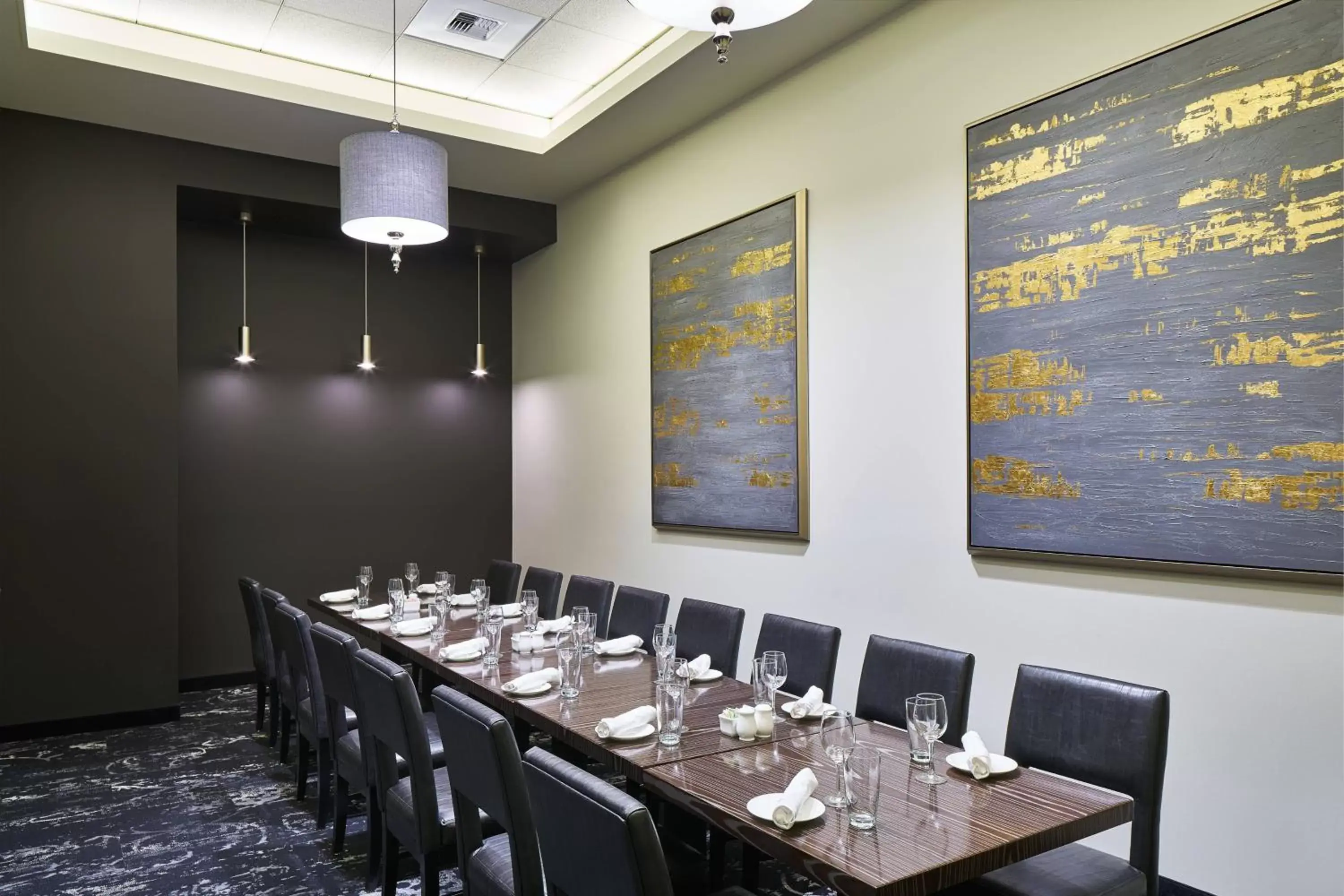 Restaurant/places to eat in The Davenport Grand, Autograph Collection