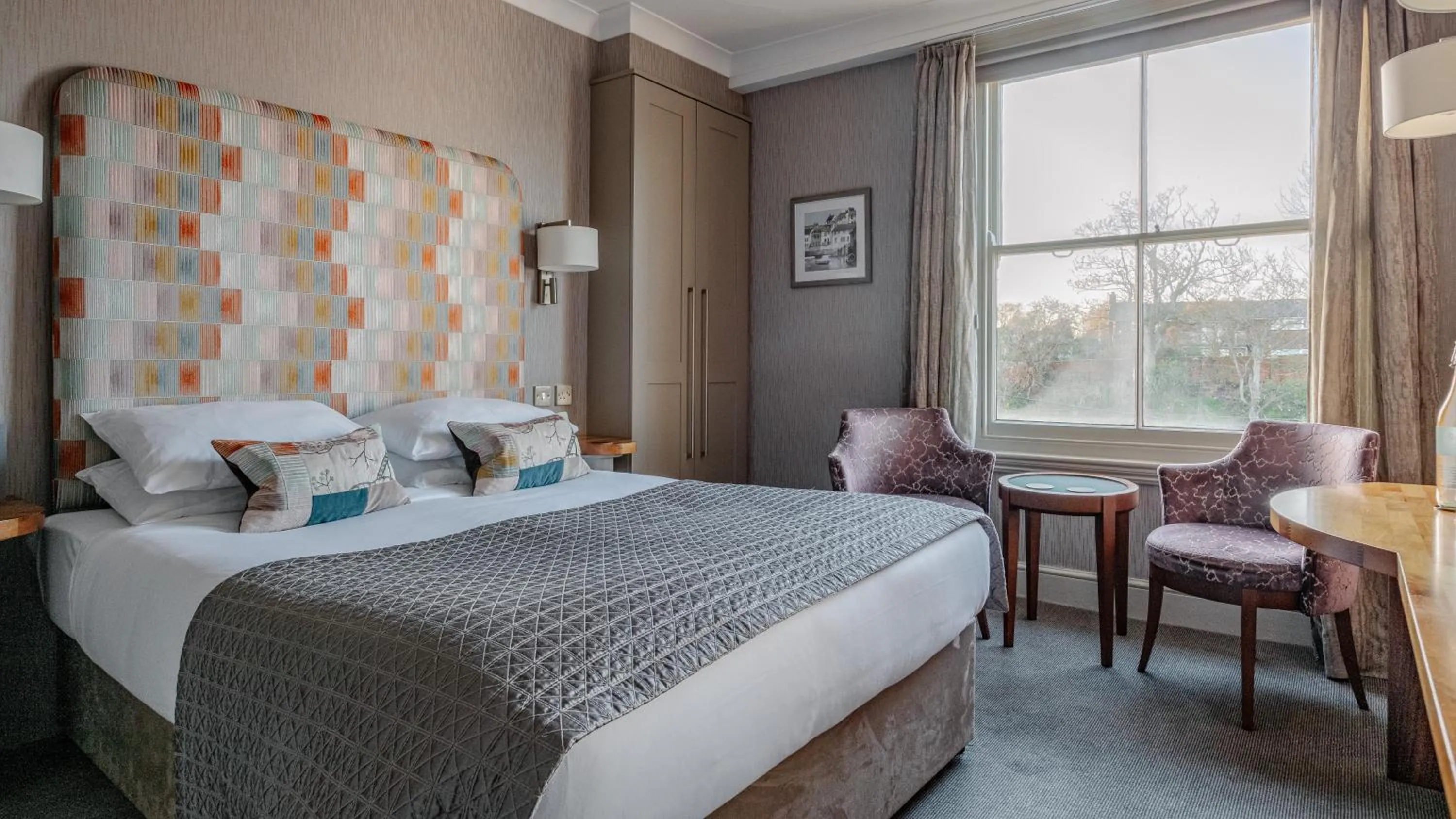 Bedroom, Bed in Wentworth Hotel