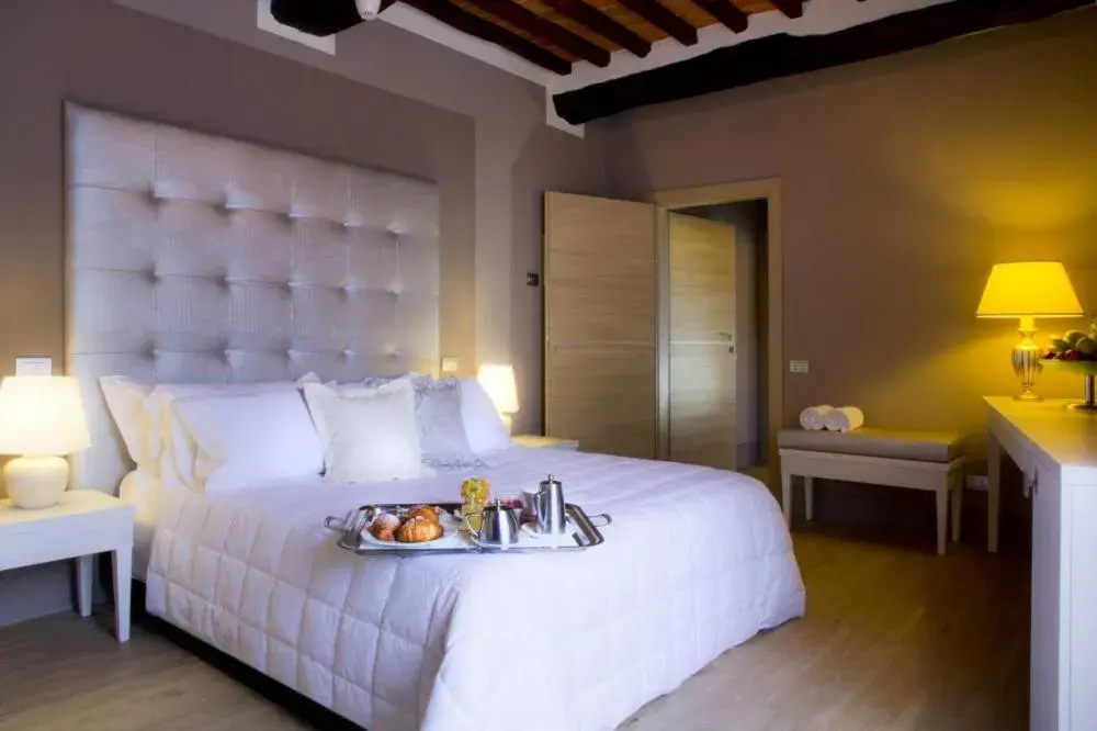 Bedroom, Bed in Cortona Resort & Spa - Villa Aurea