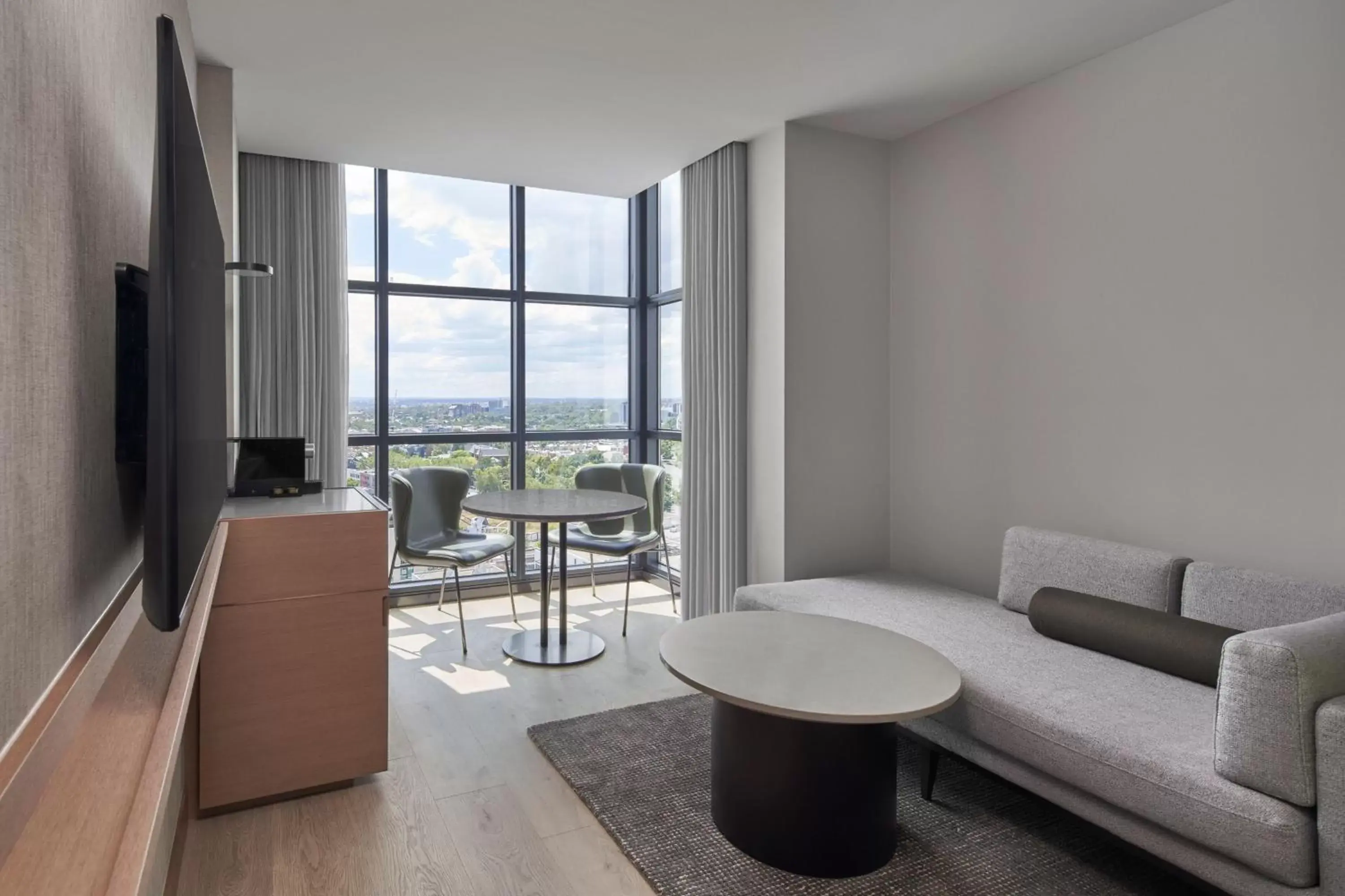 Photo of the whole room, Seating Area in Courtyard by Marriott Melbourne Flagstaff Gardens