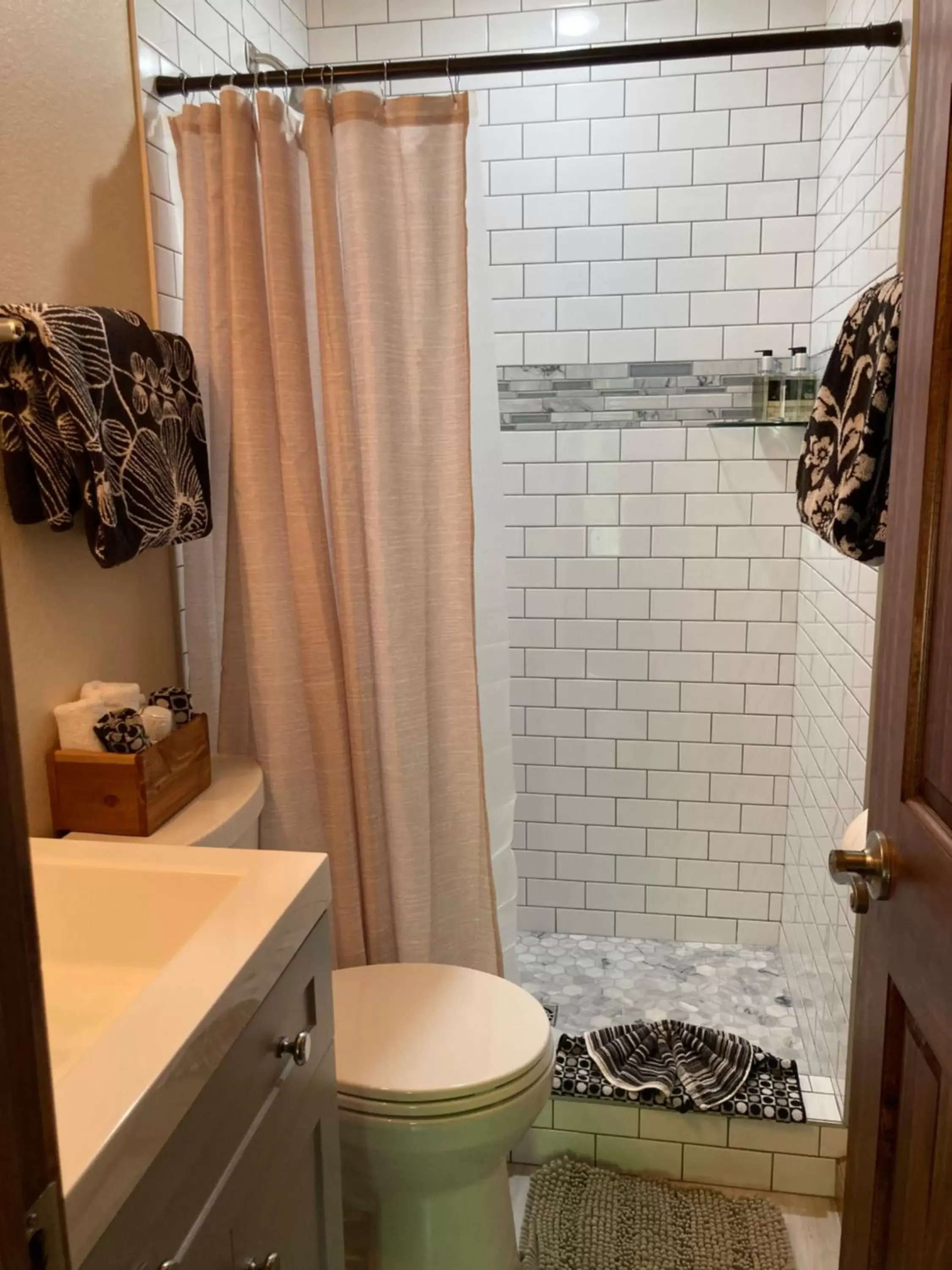 Shower, Bathroom in All Seasons Treehouse Village