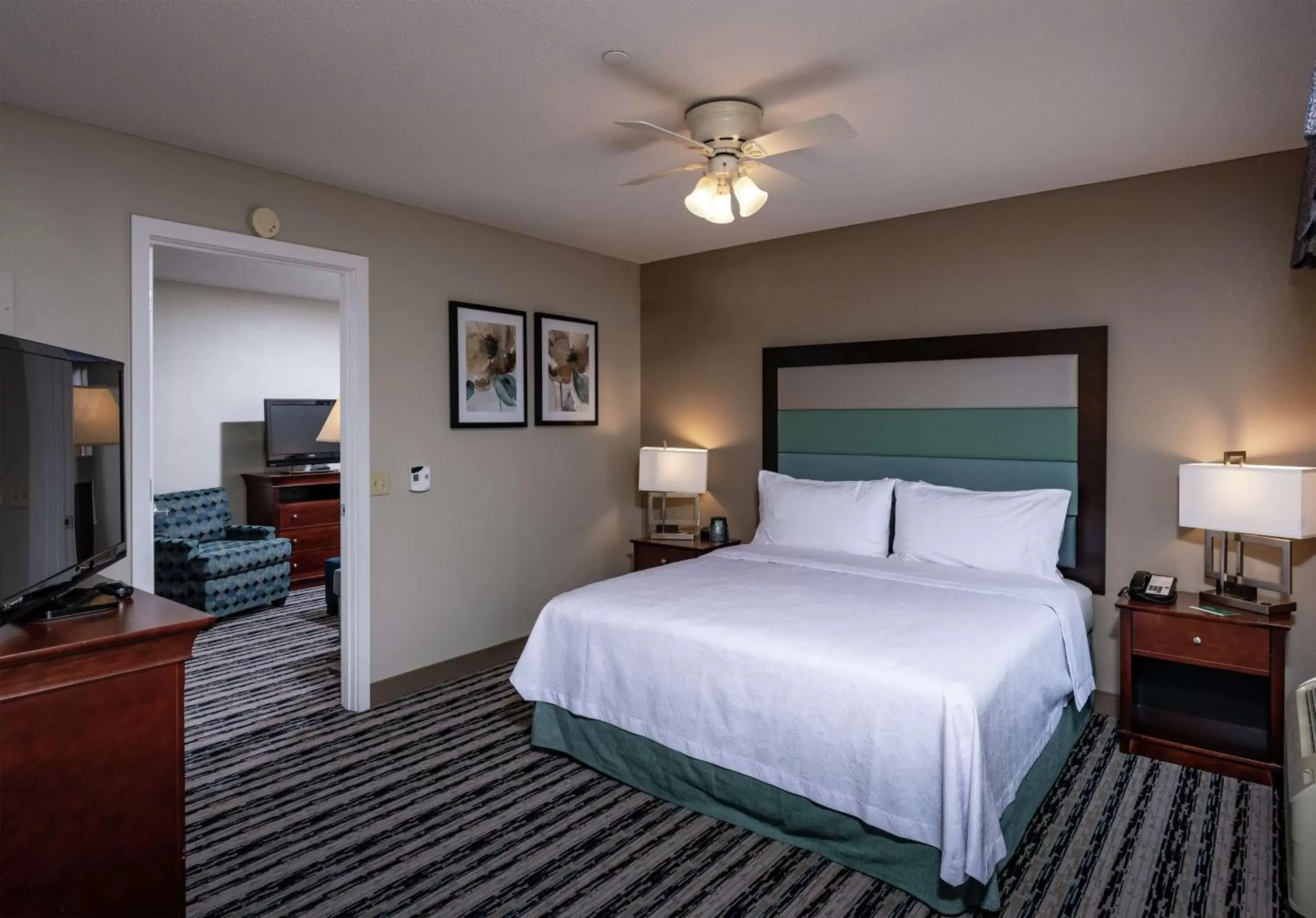 Bedroom, Bed in Homewood Suites by Hilton Portland