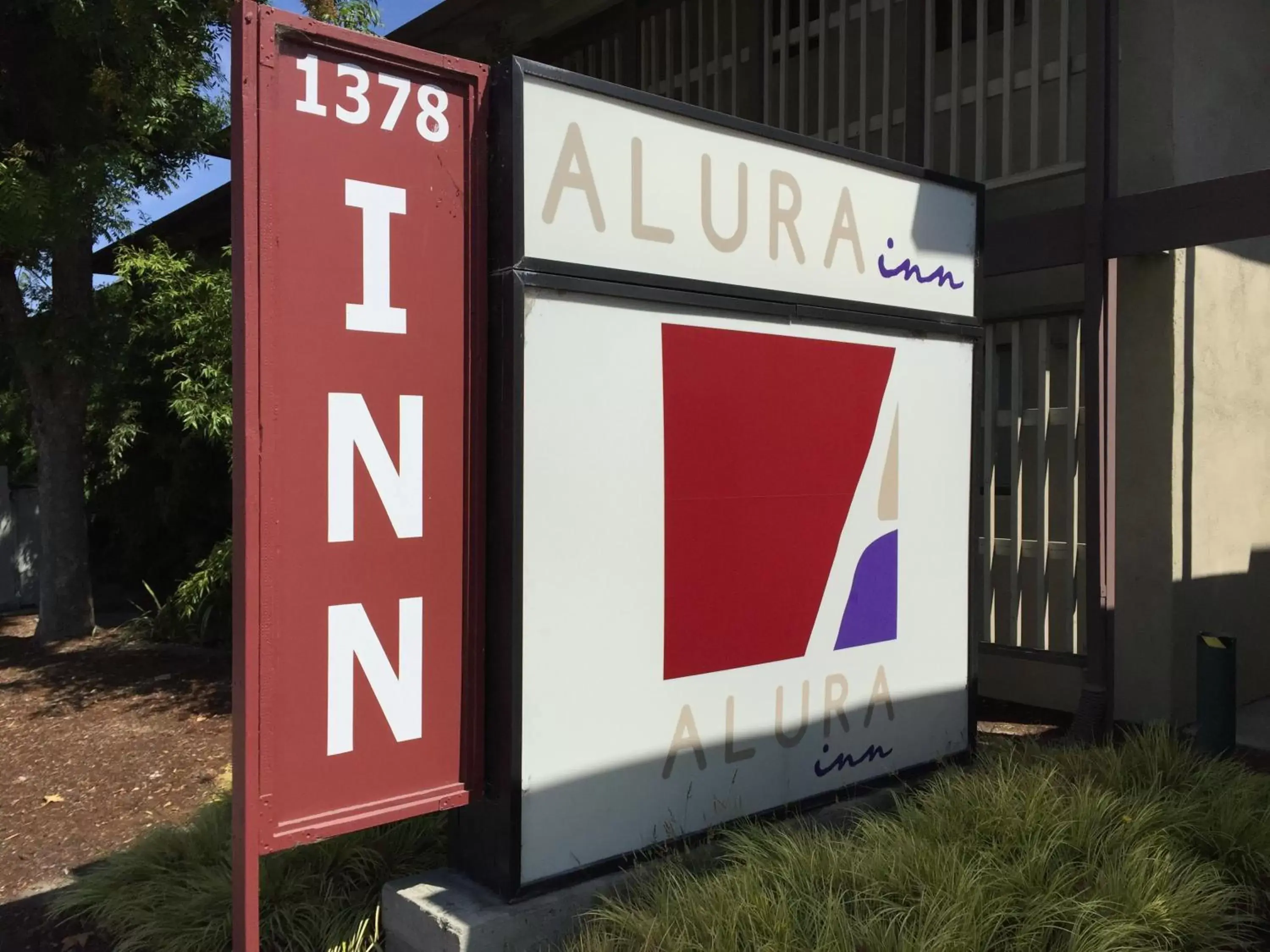 Facade/entrance, Property Logo/Sign in Alura Inn