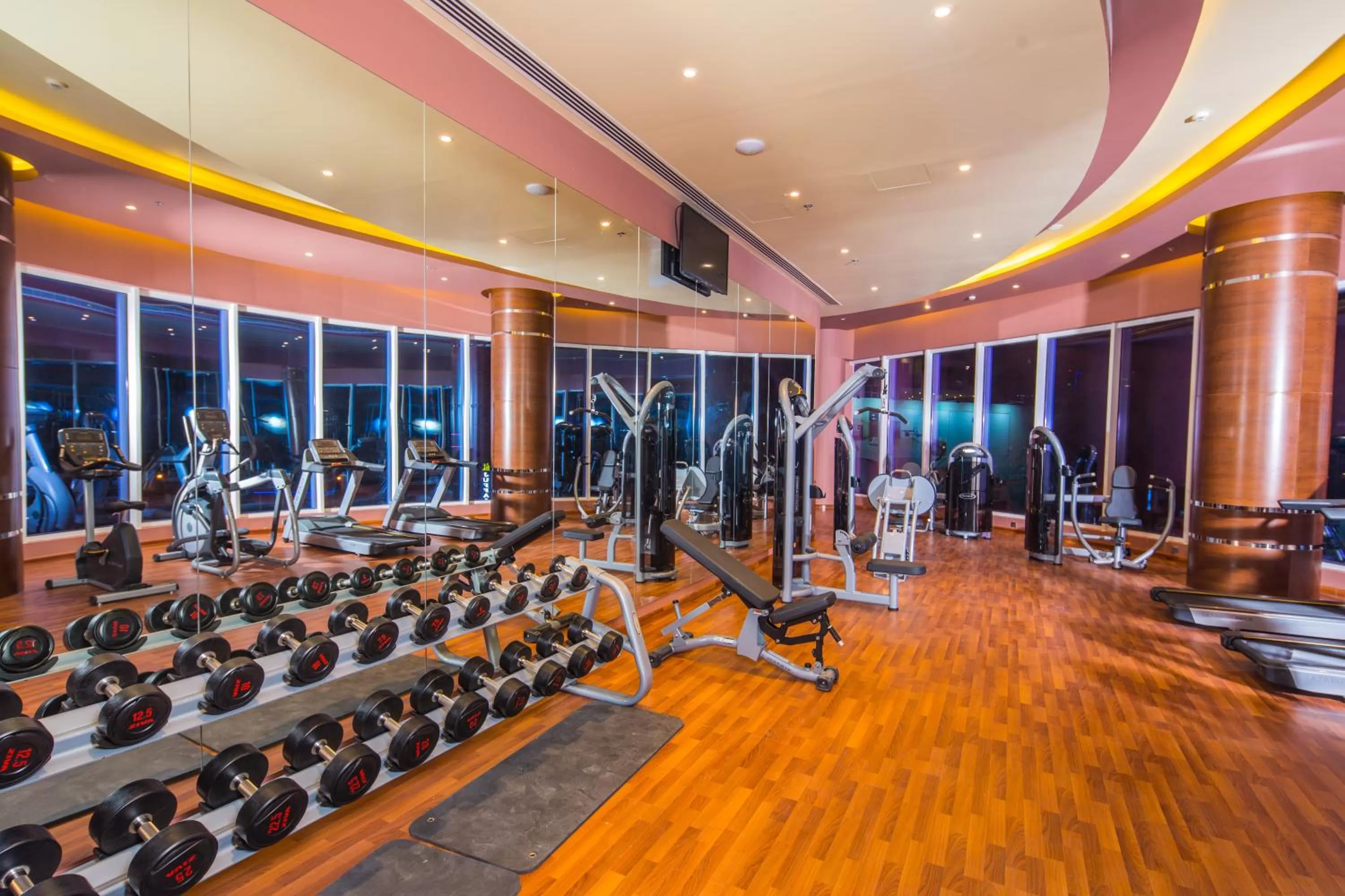 Fitness centre/facilities in Arch Hotel