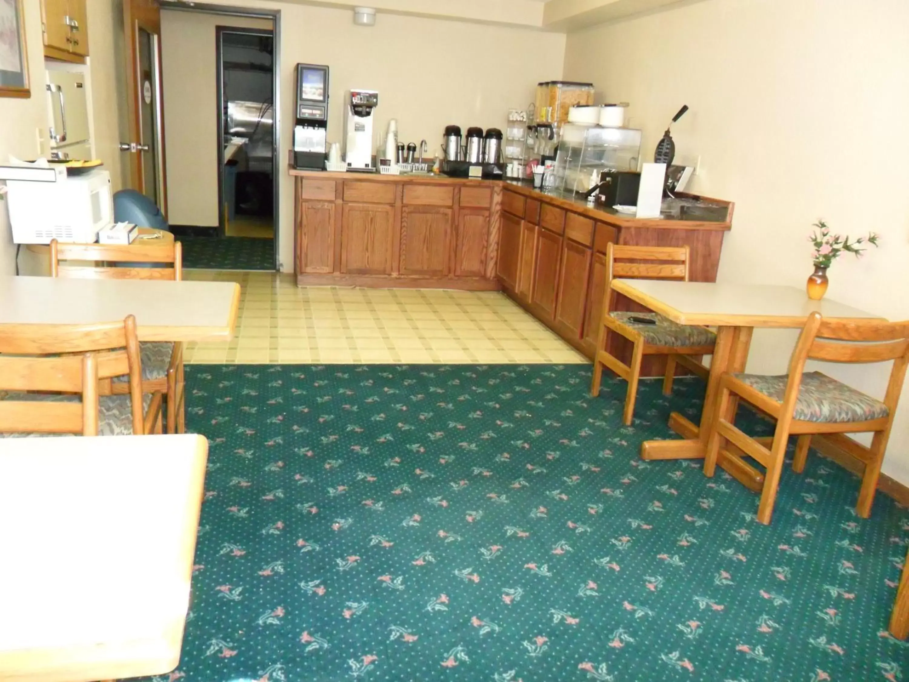 Restaurant/Places to Eat in Super 8 by Wyndham Chadron NE