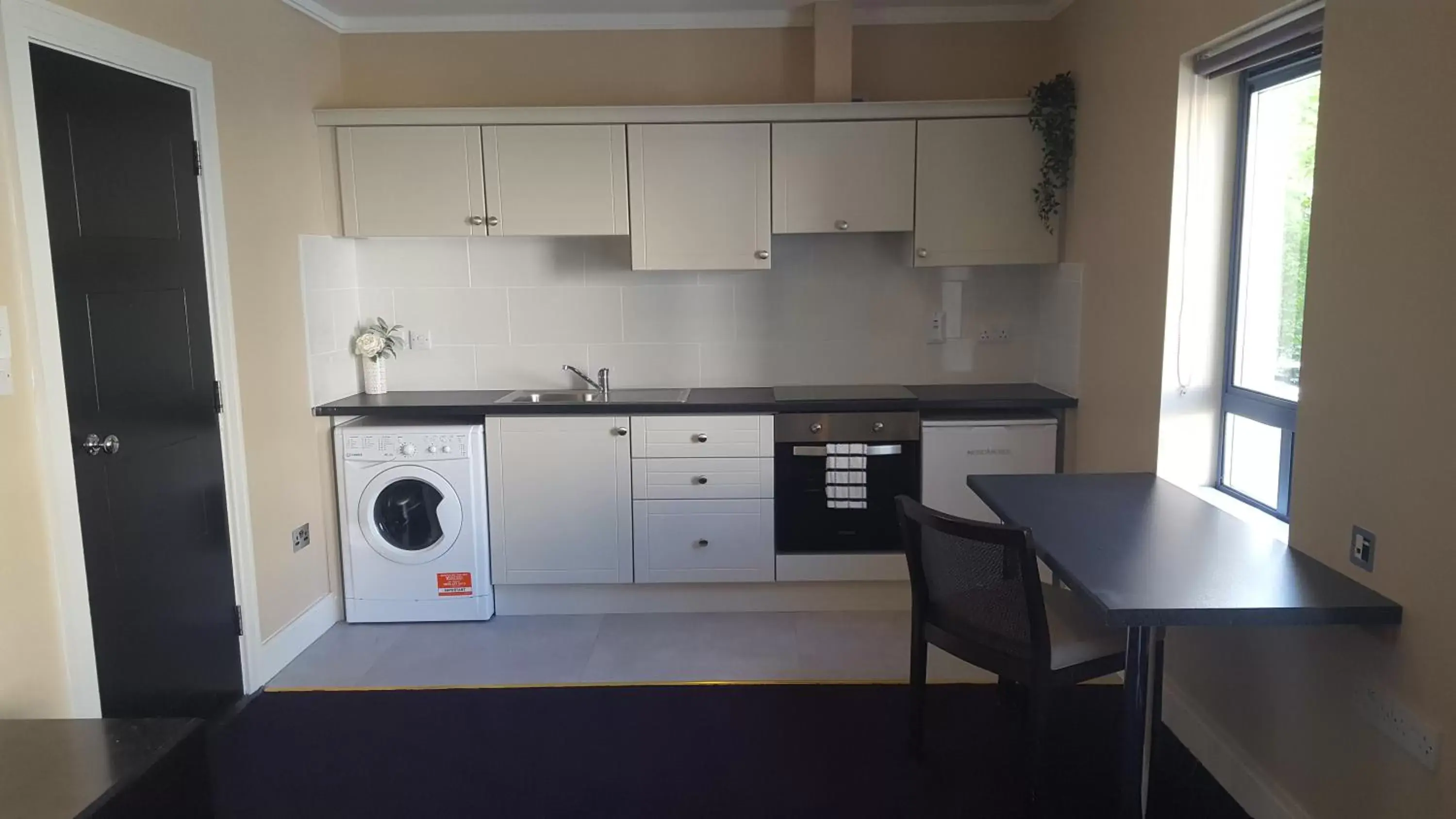 Kitchen/Kitchenette in Shamrock Lodge Hotel