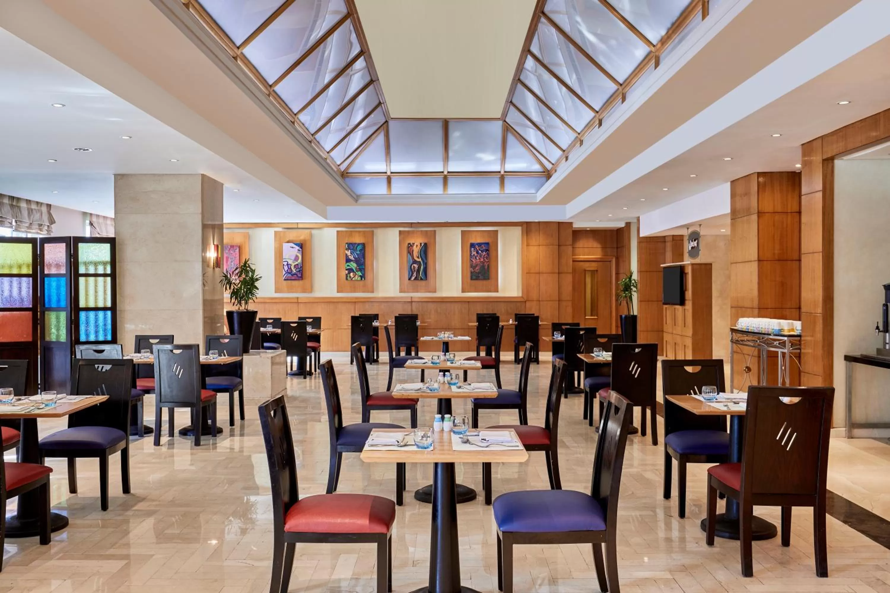 Restaurant/places to eat in Holiday Inn Citystars by IHG