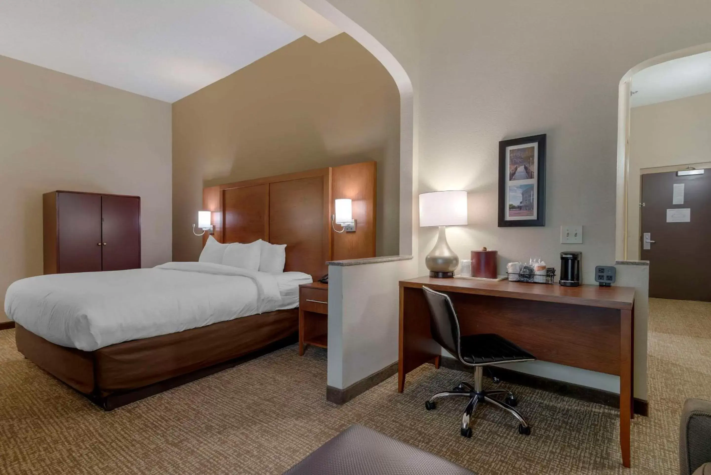 Bedroom, Bed in Comfort Suites Columbus State University Area Bedroom, Bed in Comfort Suites Columbus State University Area