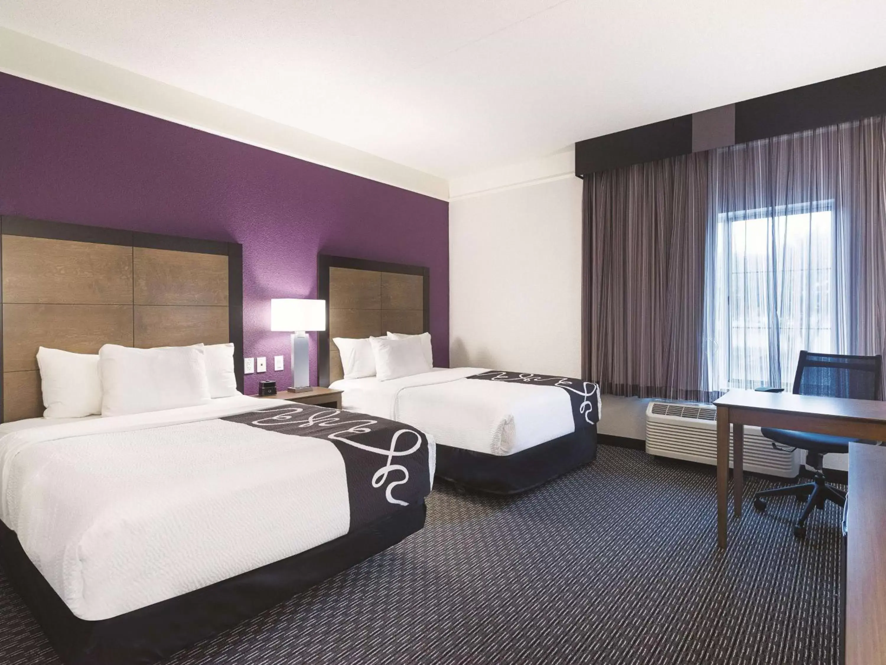 Photo of the whole room, Bed in La Quinta by Wyndham Oklahoma City - NW Expwy Photo of the whole room, Bed in La Quinta by Wyndham Oklahoma City - NW Expwy