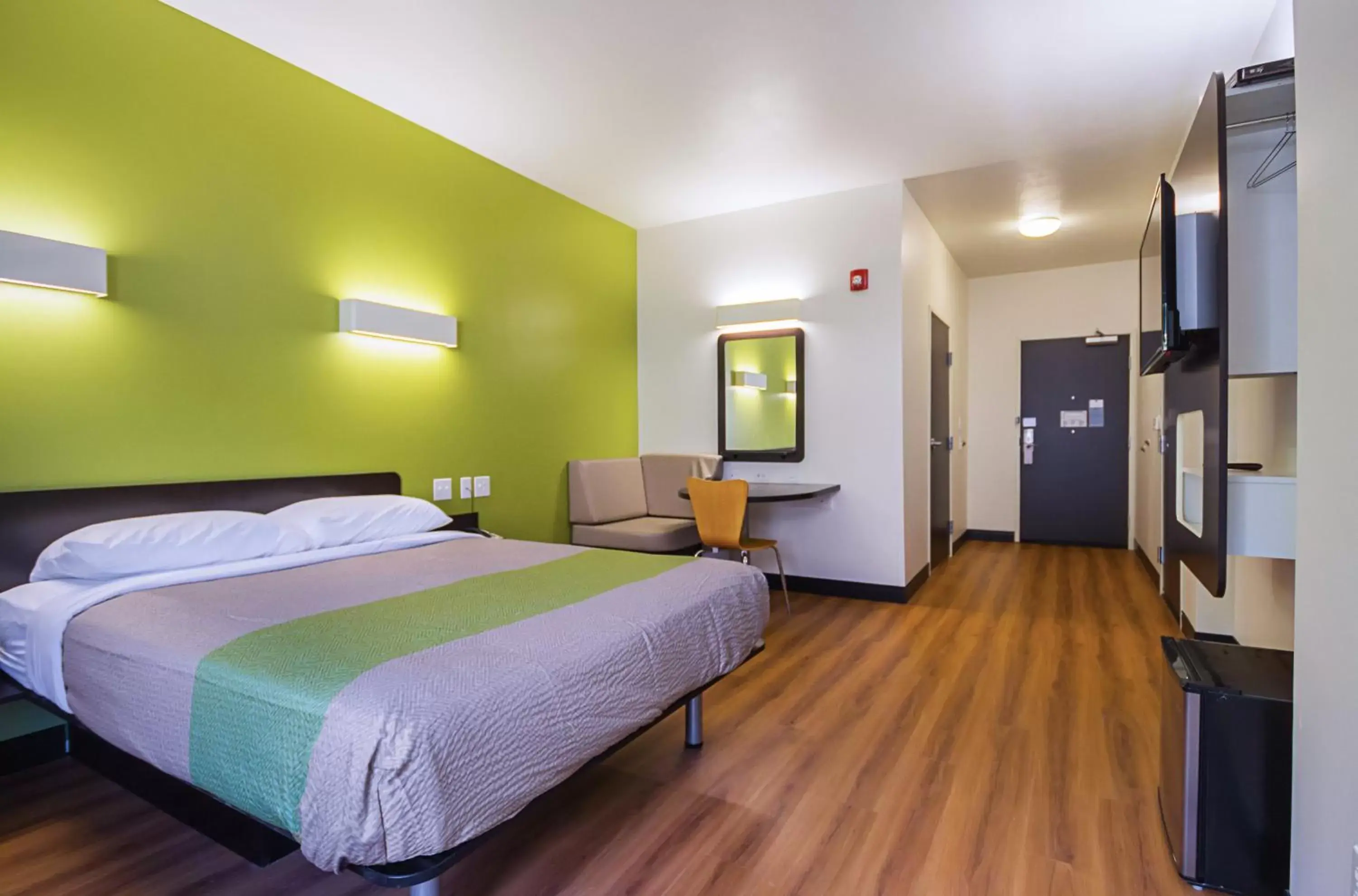 Bedroom, Bed in Motel 6-South Bend, IN - Mishawaka Bedroom, Bed in Motel 6-South Bend, IN - Mishawaka