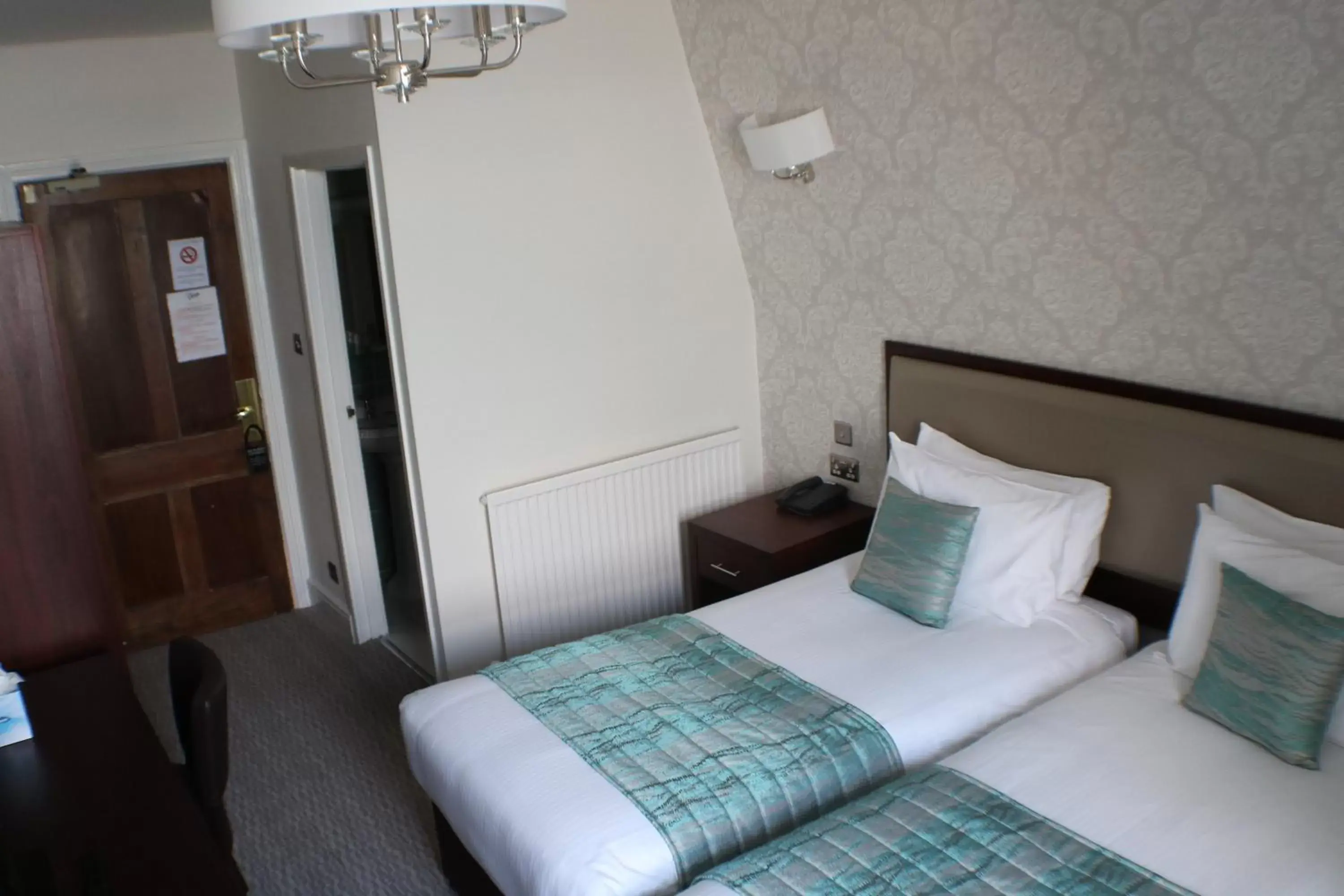 Standard Twin Room with Sea View in Hotel Victoria Standard Twin Room with Sea View in Hotel Victoria