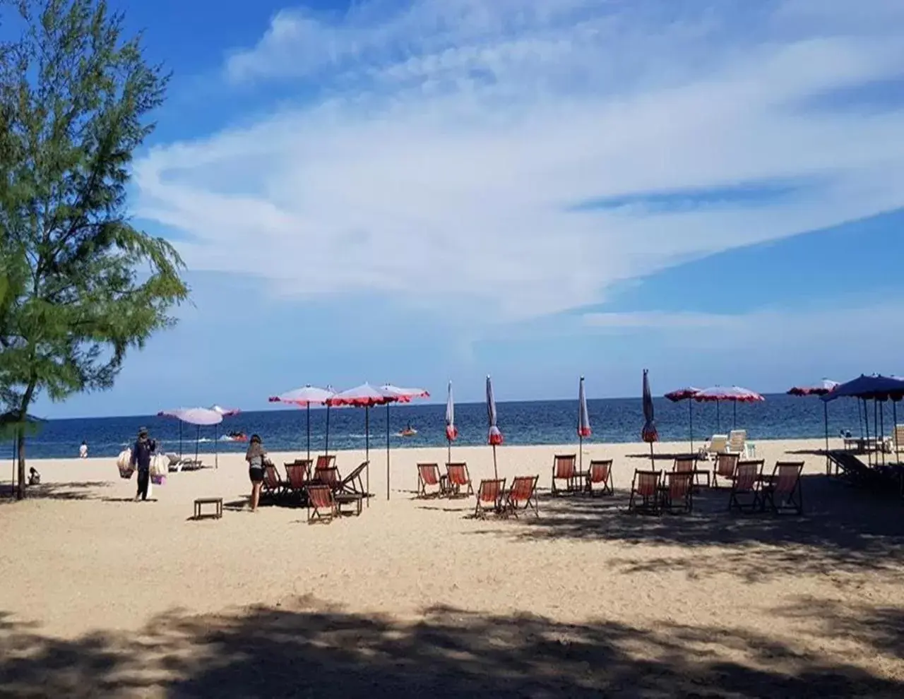 Beach in Long Beach Cha-Am Hotel