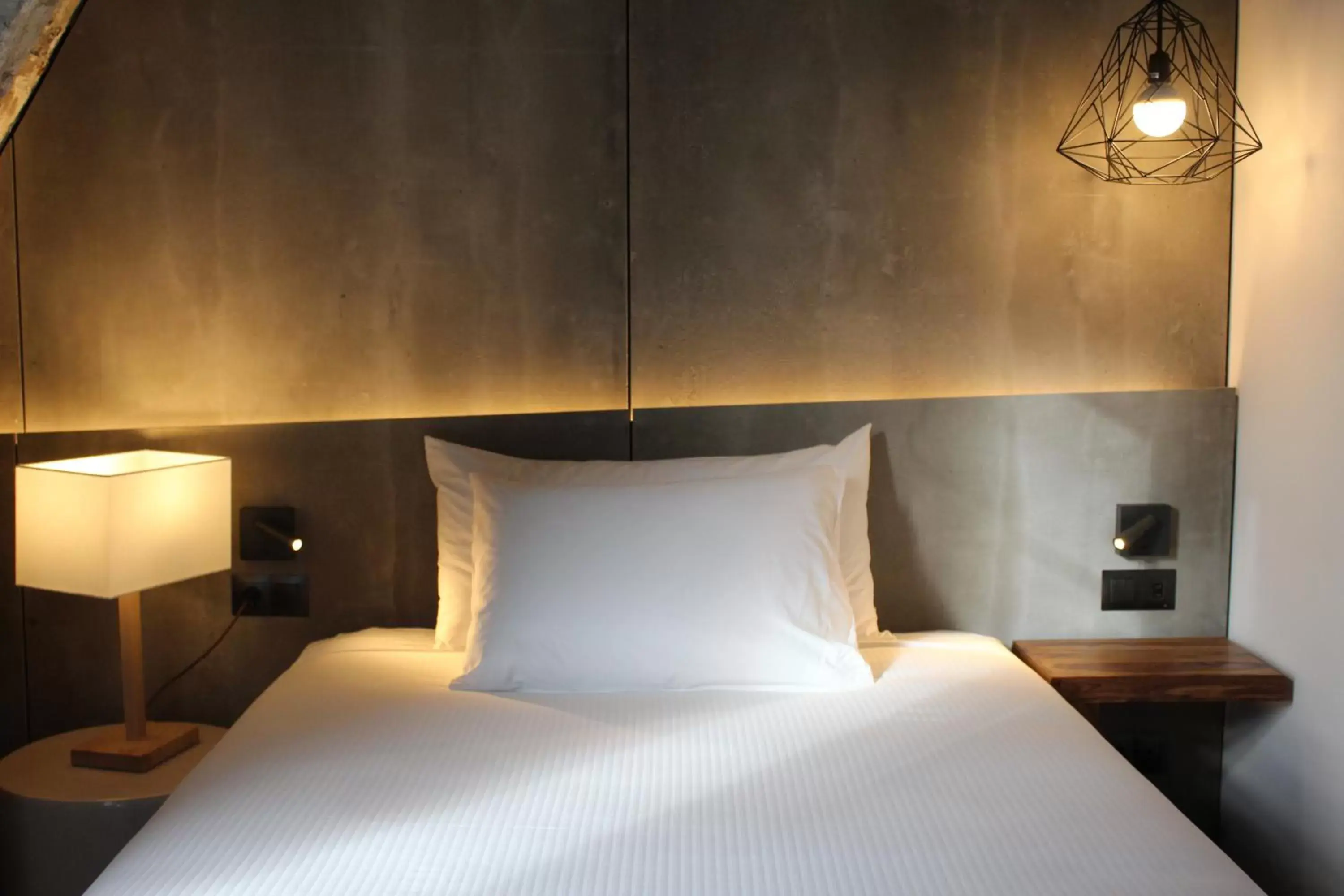 Bedroom, Bed in Hotel Tayko Bilbao