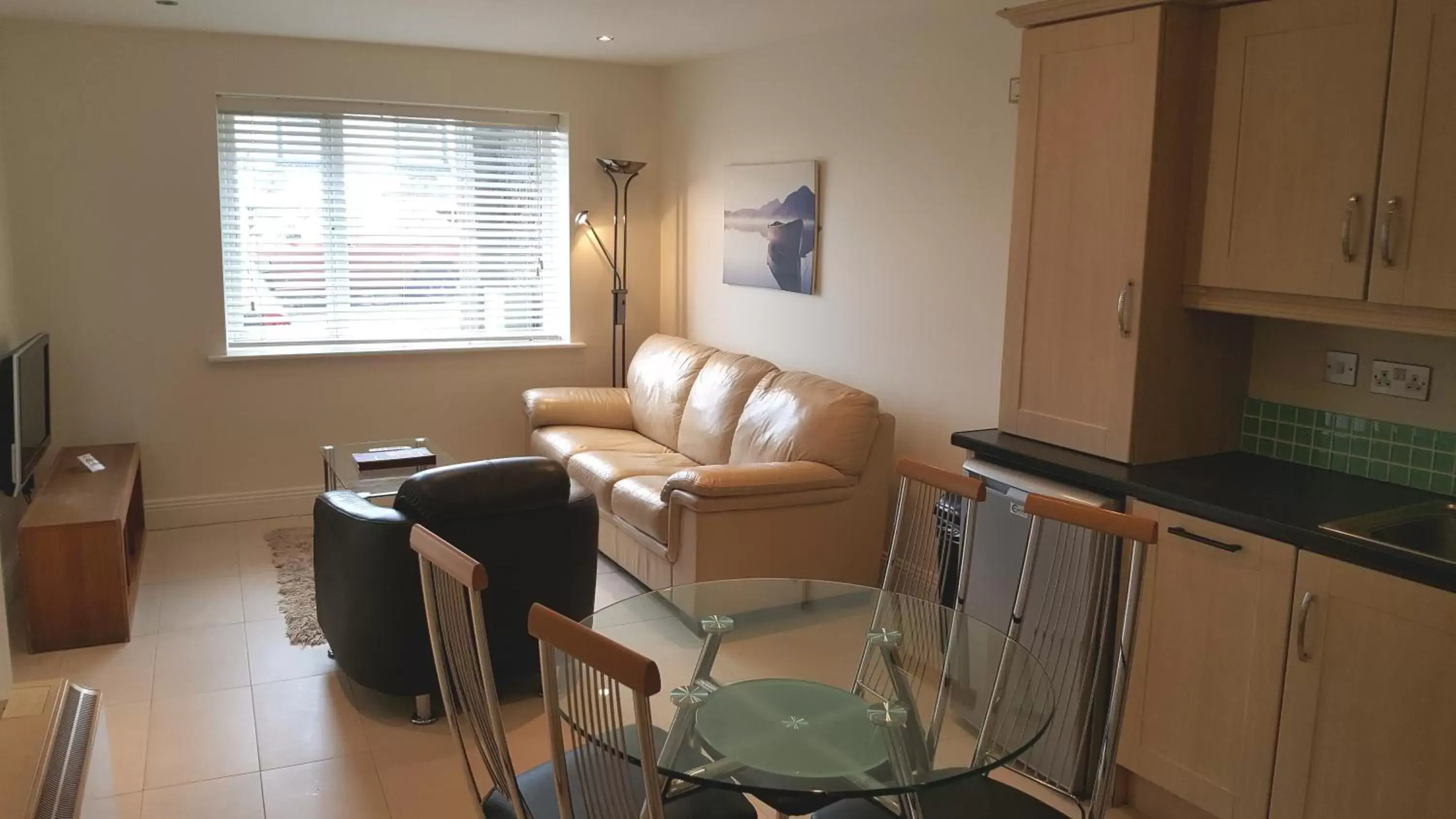 Kitchen or kitchenette, Seating Area in St Bridget's Apartments