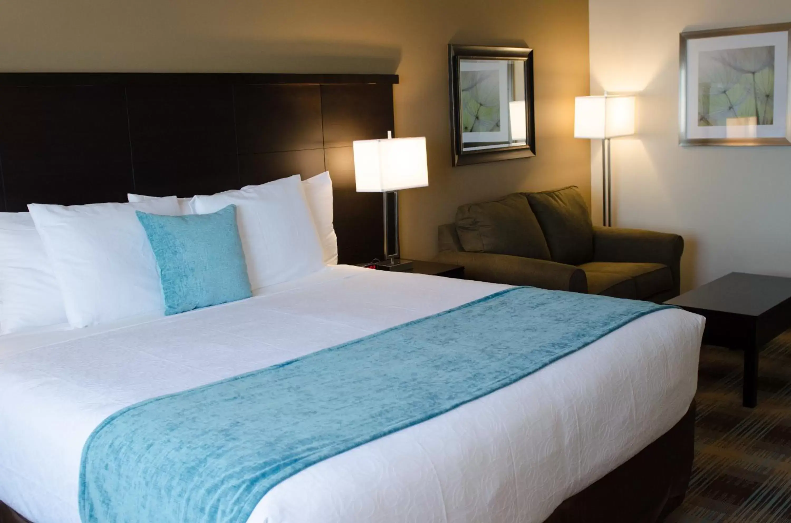 Bed, Room Photo in Inn at Moses Lake