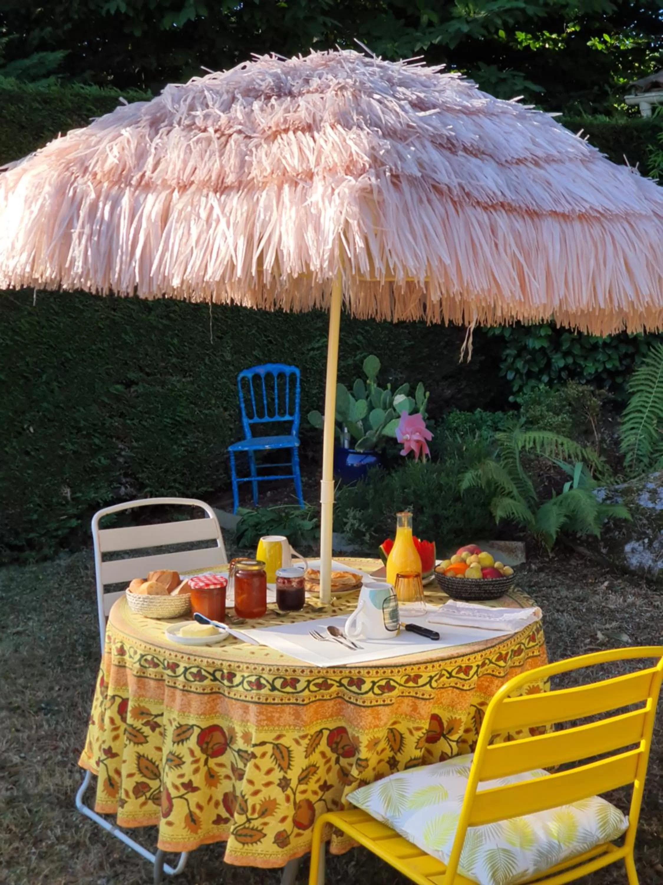 Spring in A l'Ecole Buissonnière, chambre d'hôtes en Sidobre