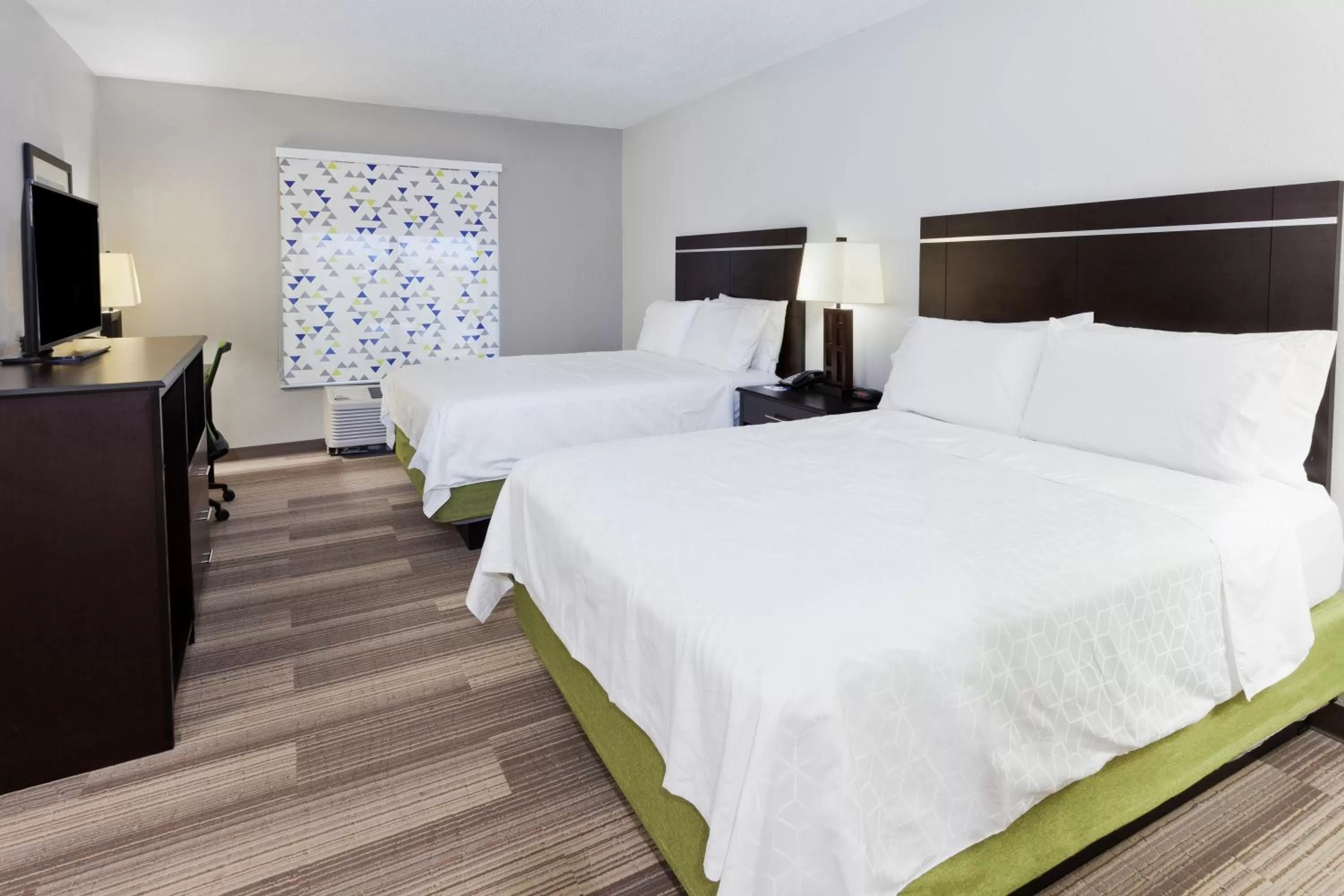Photo of the whole room, Bed in Holiday Inn Express Hotel & Suites Montgomery Boyd-Cooper Parkway by IHG