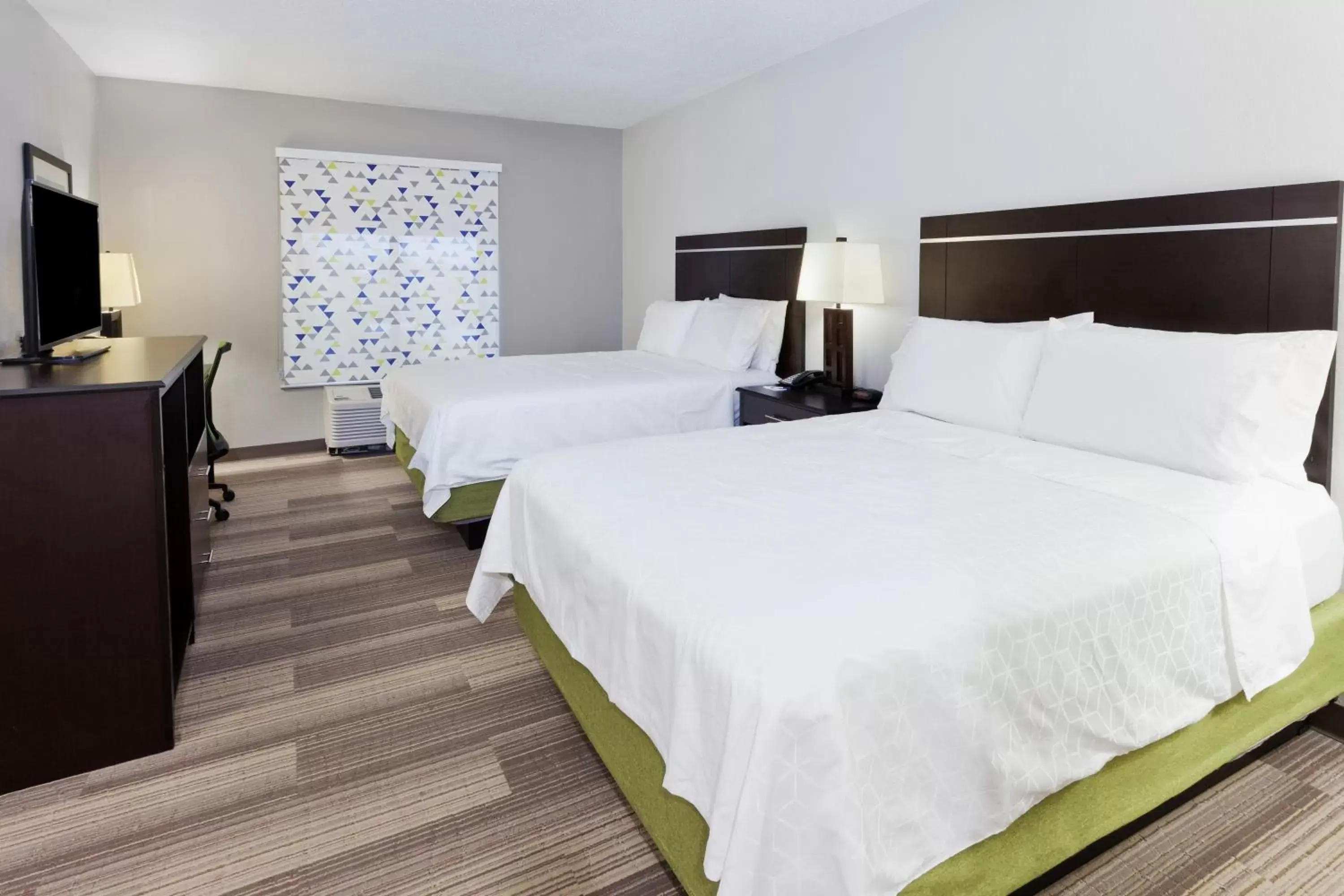 Photo of the whole room, Bed in Holiday Inn Express Hotel & Suites Montgomery Boyd-Cooper Parkway, an IHG Hotel