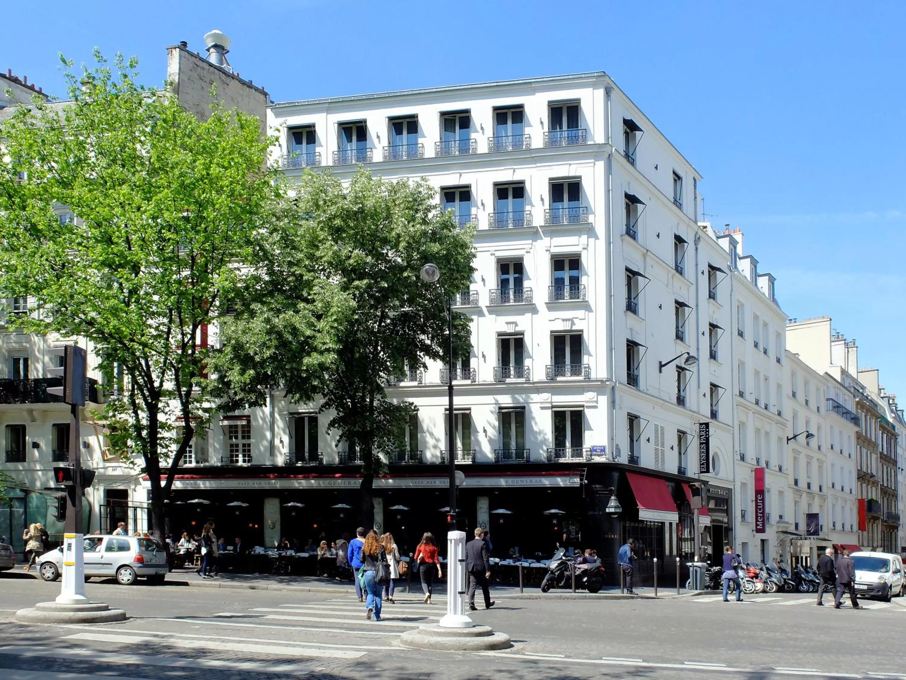 Facade/entrance in Hôtel Elysées Paris