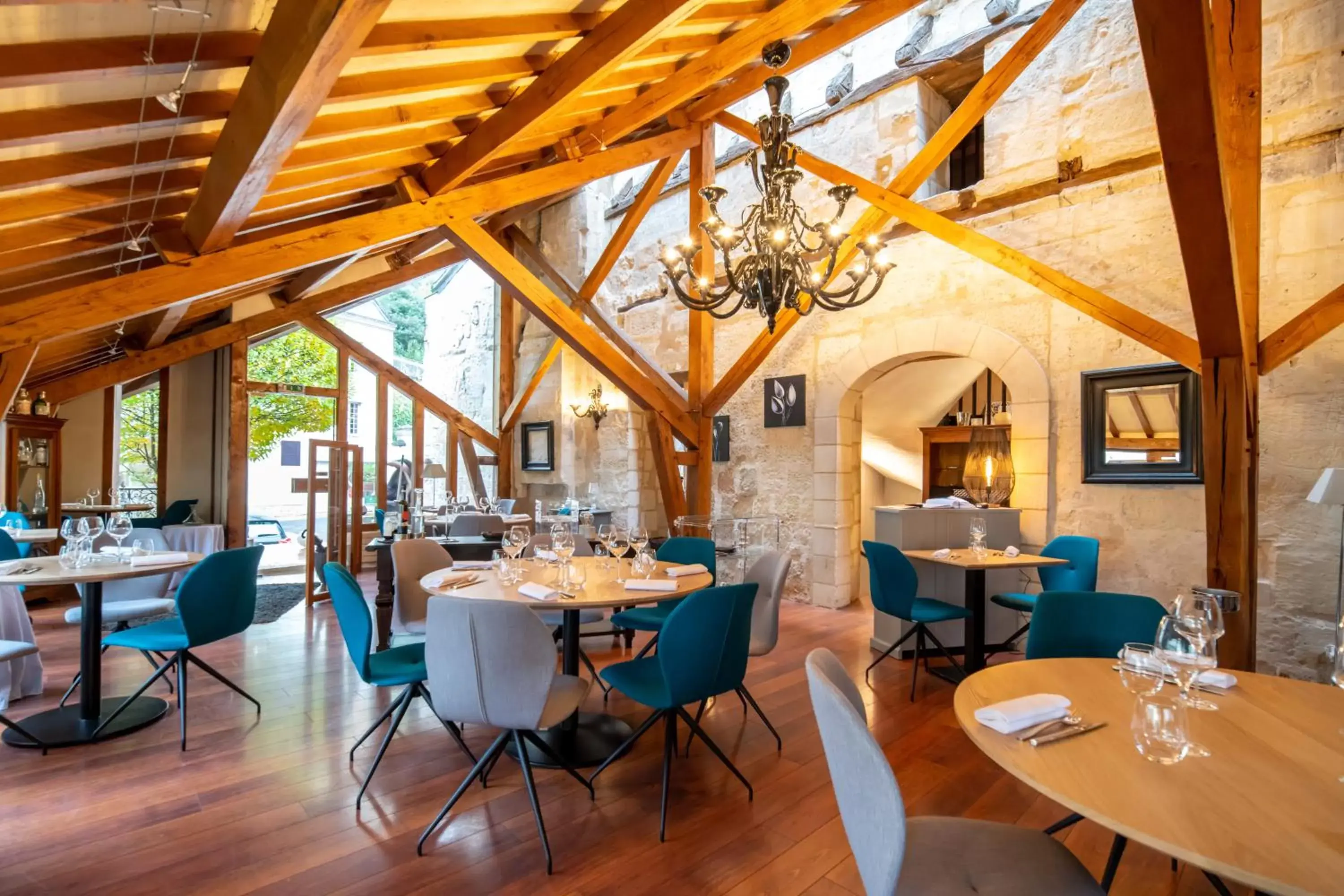 Restaurant/Places to Eat in Hôtel Anne d'Anjou, The Originals Collection