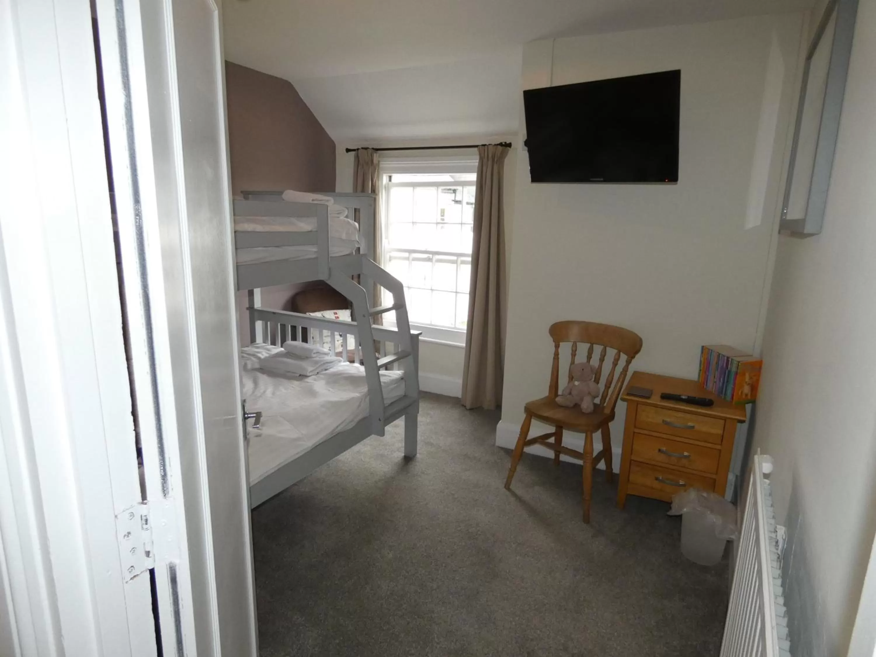 Bedroom, Bed in The Sloop Inn