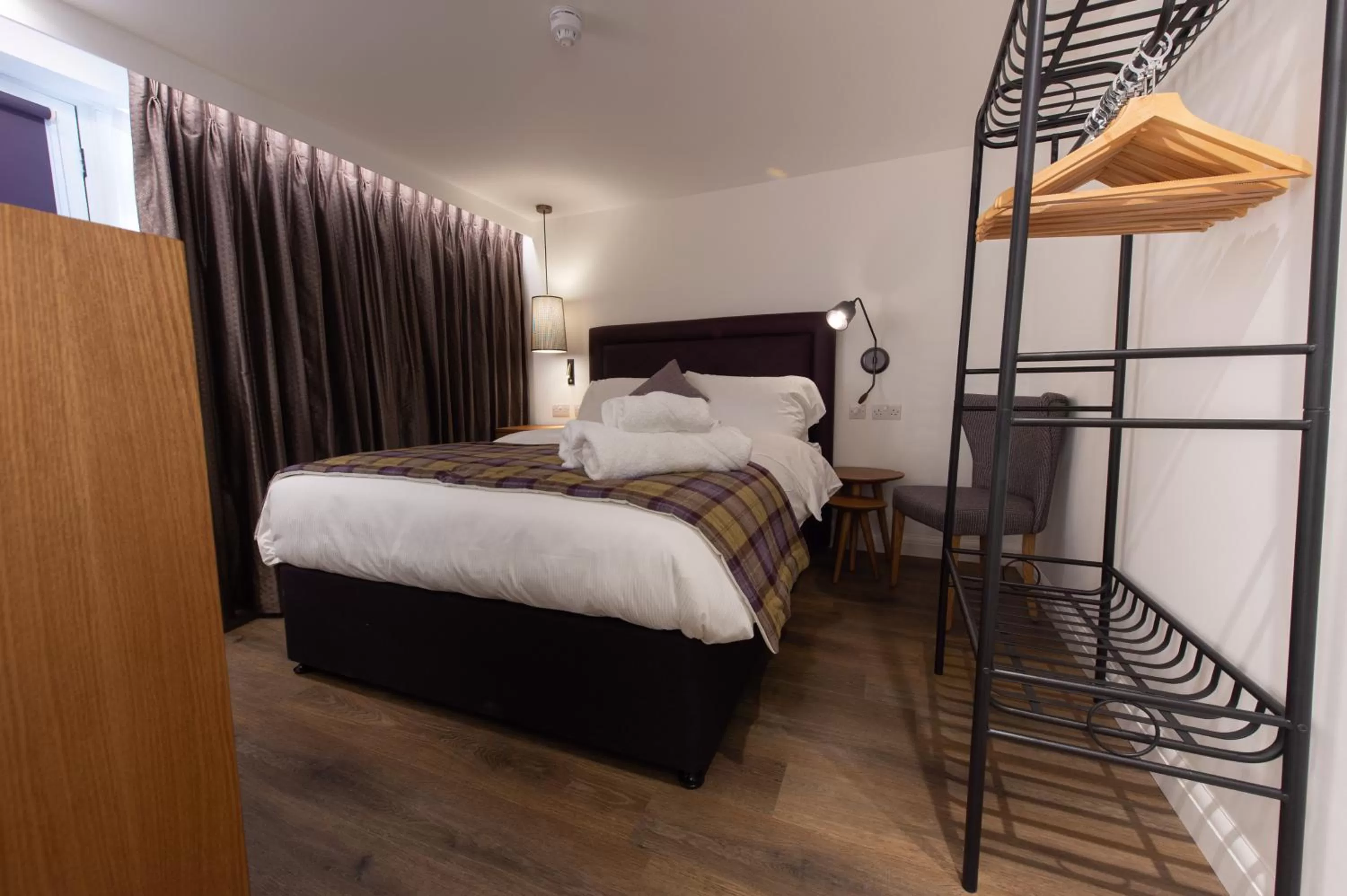 Bedroom, Bed in The Withies Inn