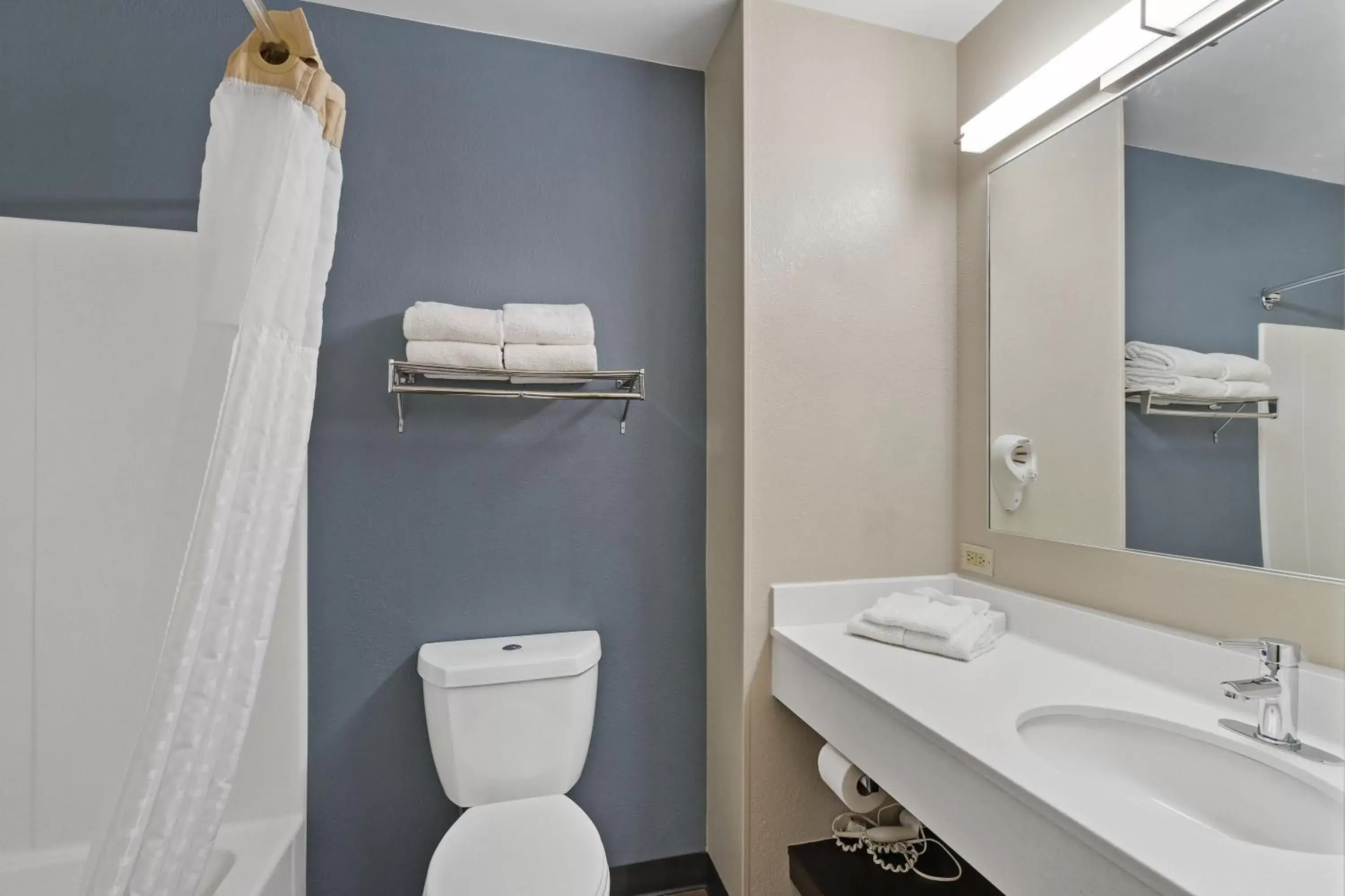 Bathroom in Extended Stay America Suites - Washington, DC - Centreville - Manassas