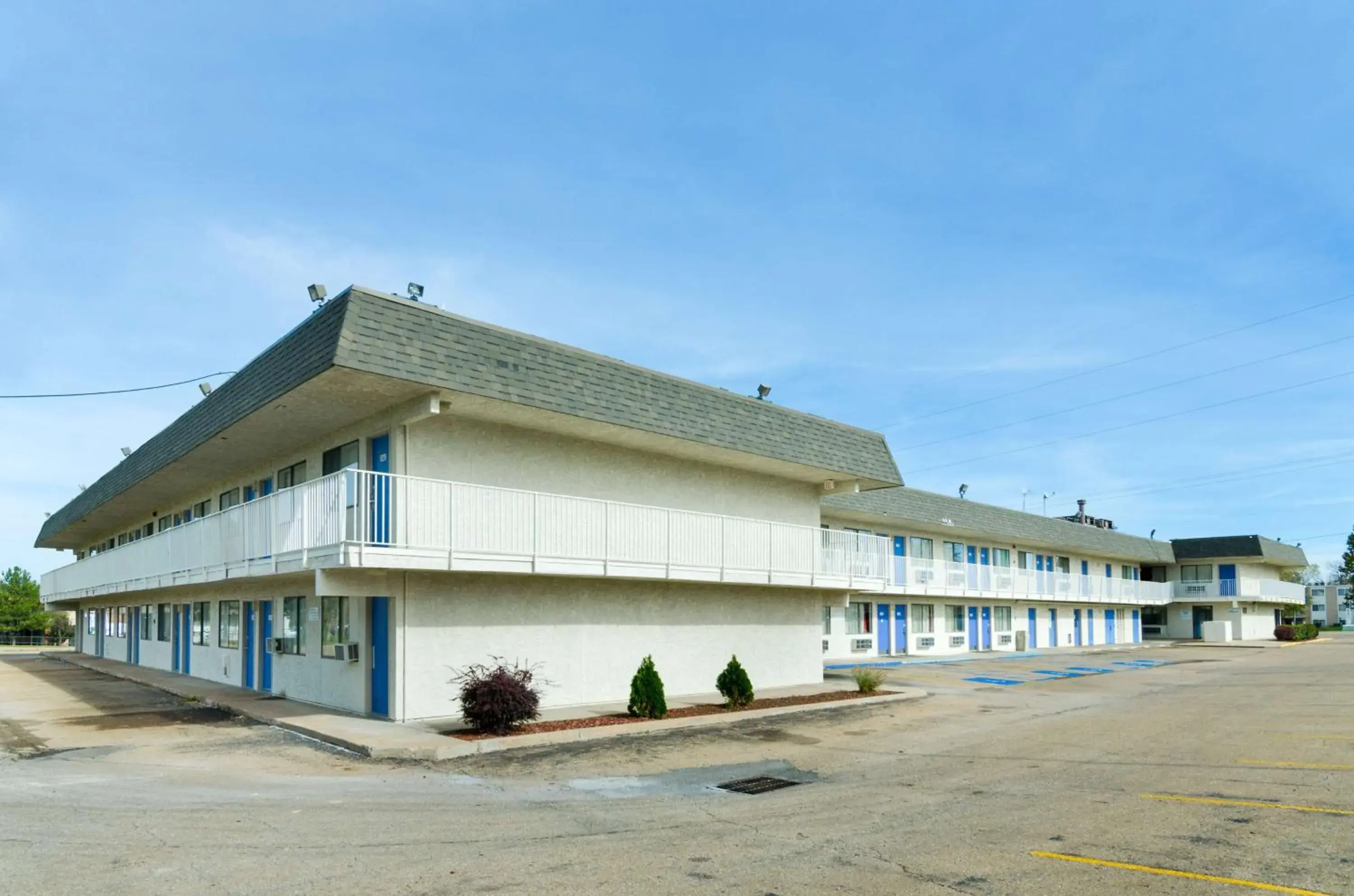 Property Building in Motel 6-Topeka, KS - Northwest