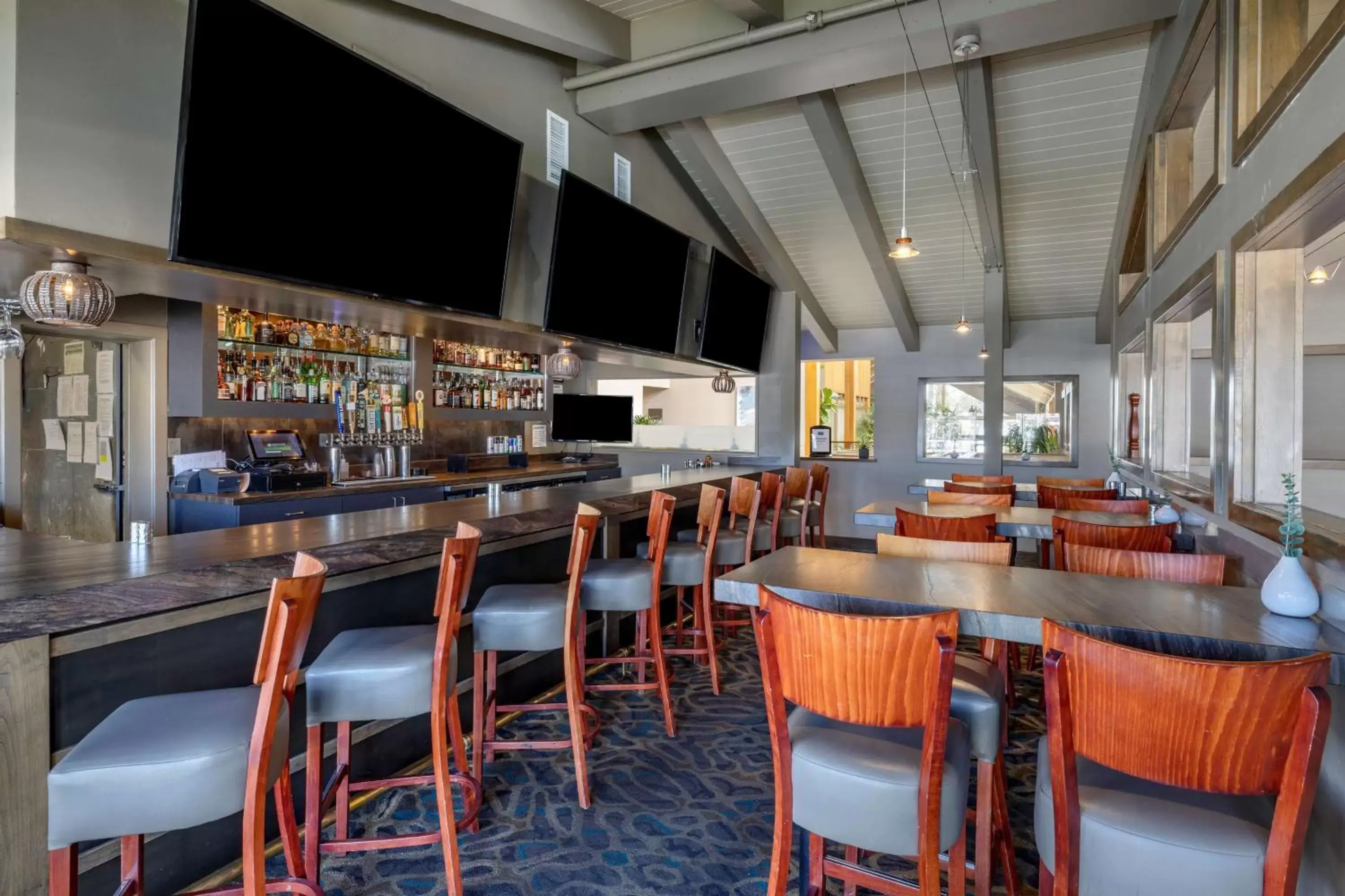 Lounge or bar, Restaurant/Places to Eat in Best Western PLUS Island Palms Hotel & Marina