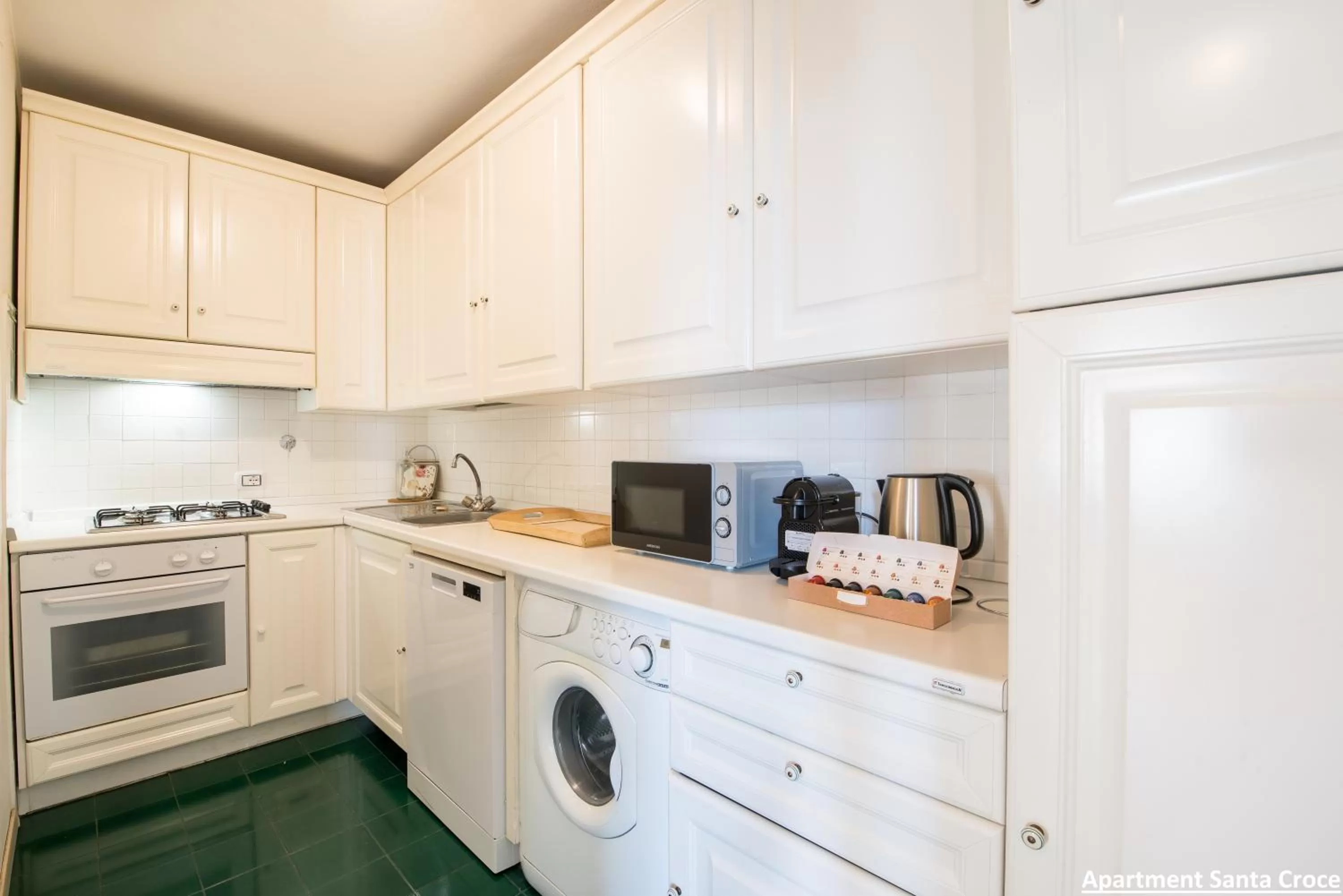 Kitchen or kitchenette in Palazzo Salviati by Varental