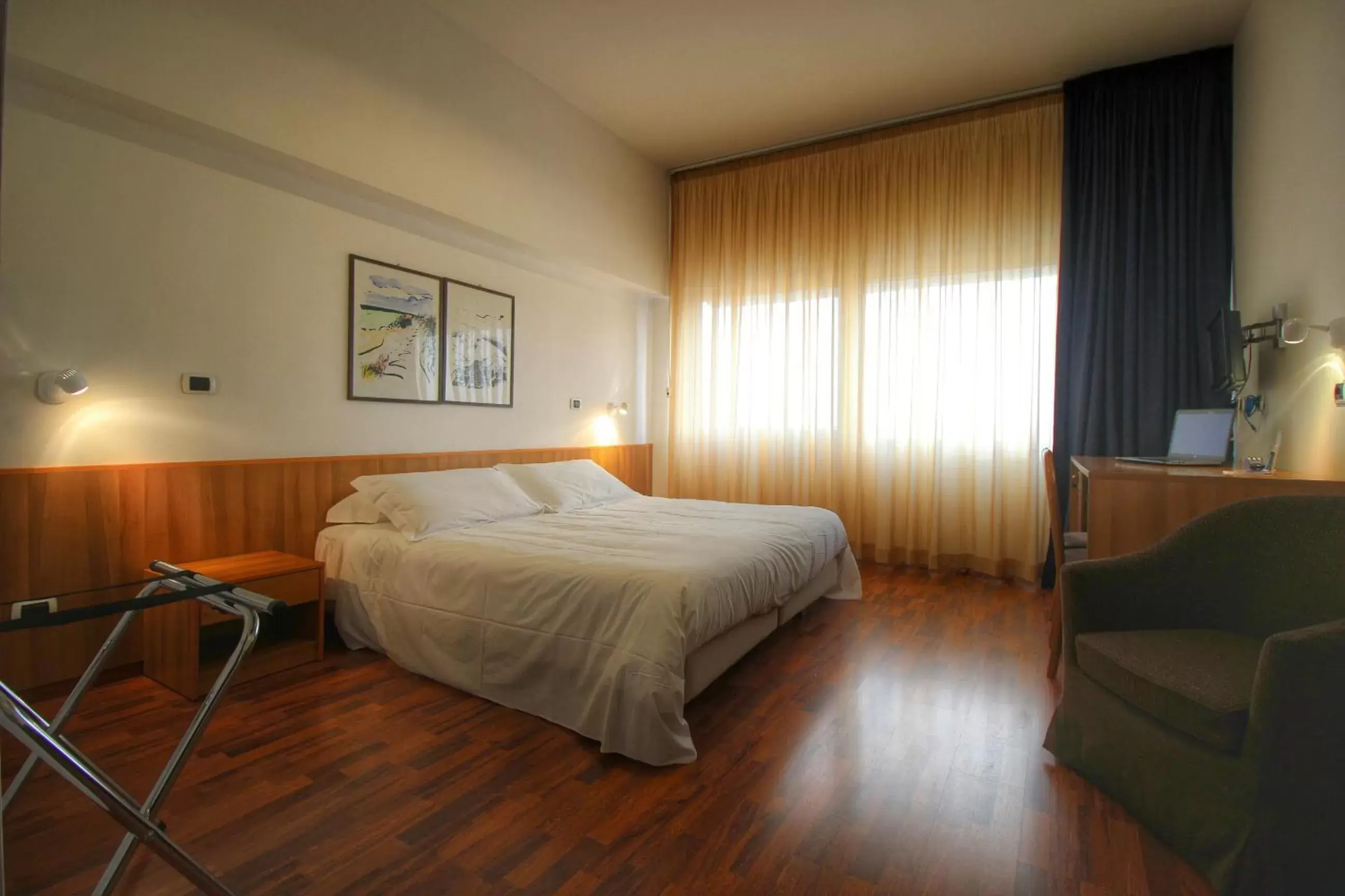 Photo of the whole room, Bed in Hotel Majesty Bari