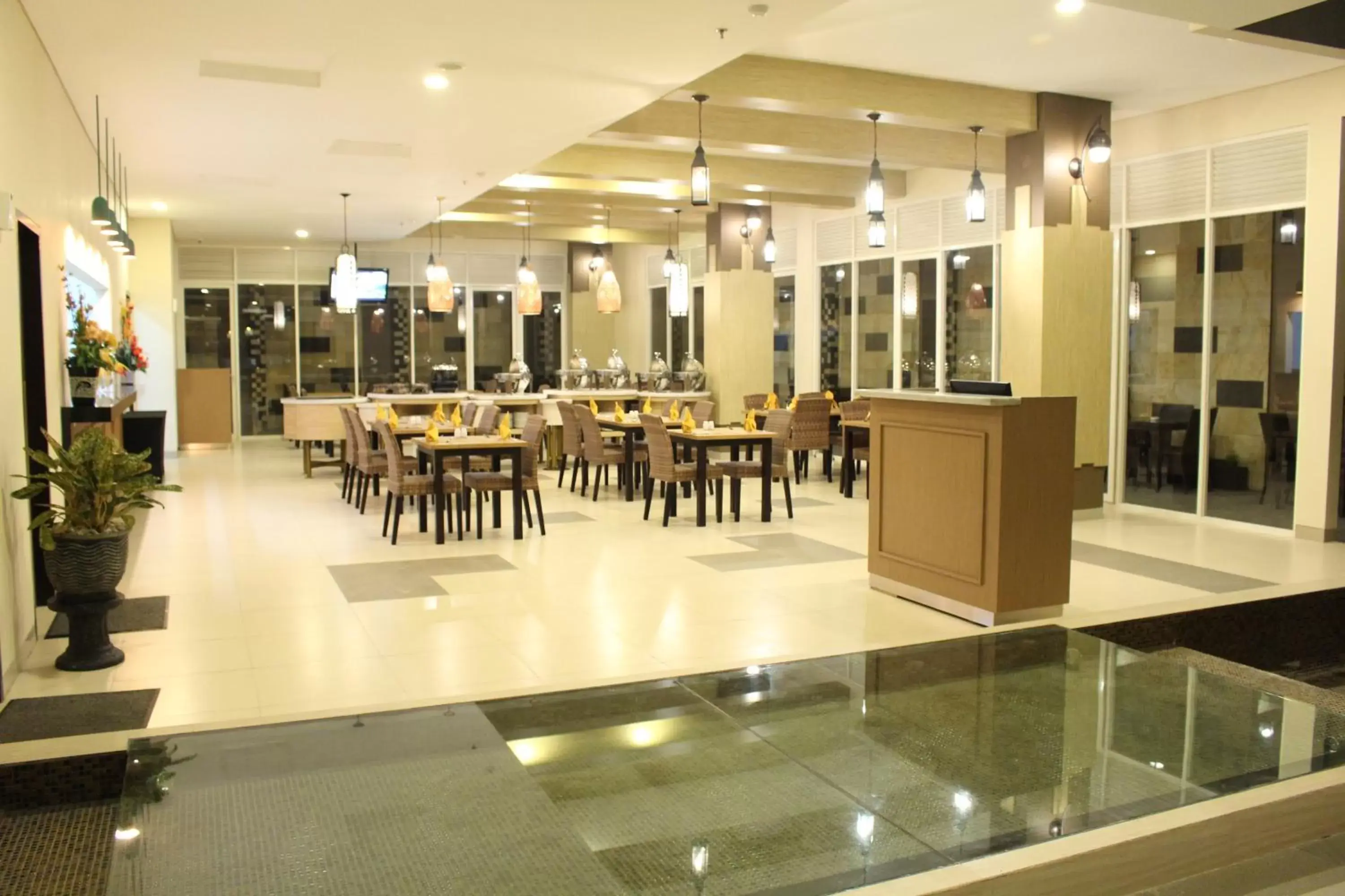 Restaurant/Places to Eat in H Boutique Hotel Jogjakarta