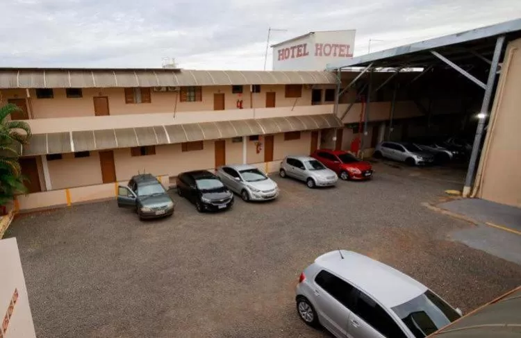 Parking in Hotel Portela II - Av Principal e a 500m do Thermas dos Laranjais