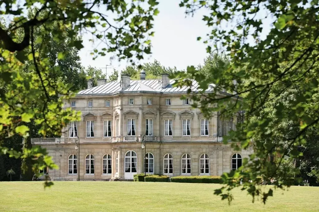 Facade/entrance, Property Building in Château De La Motte Fenelon