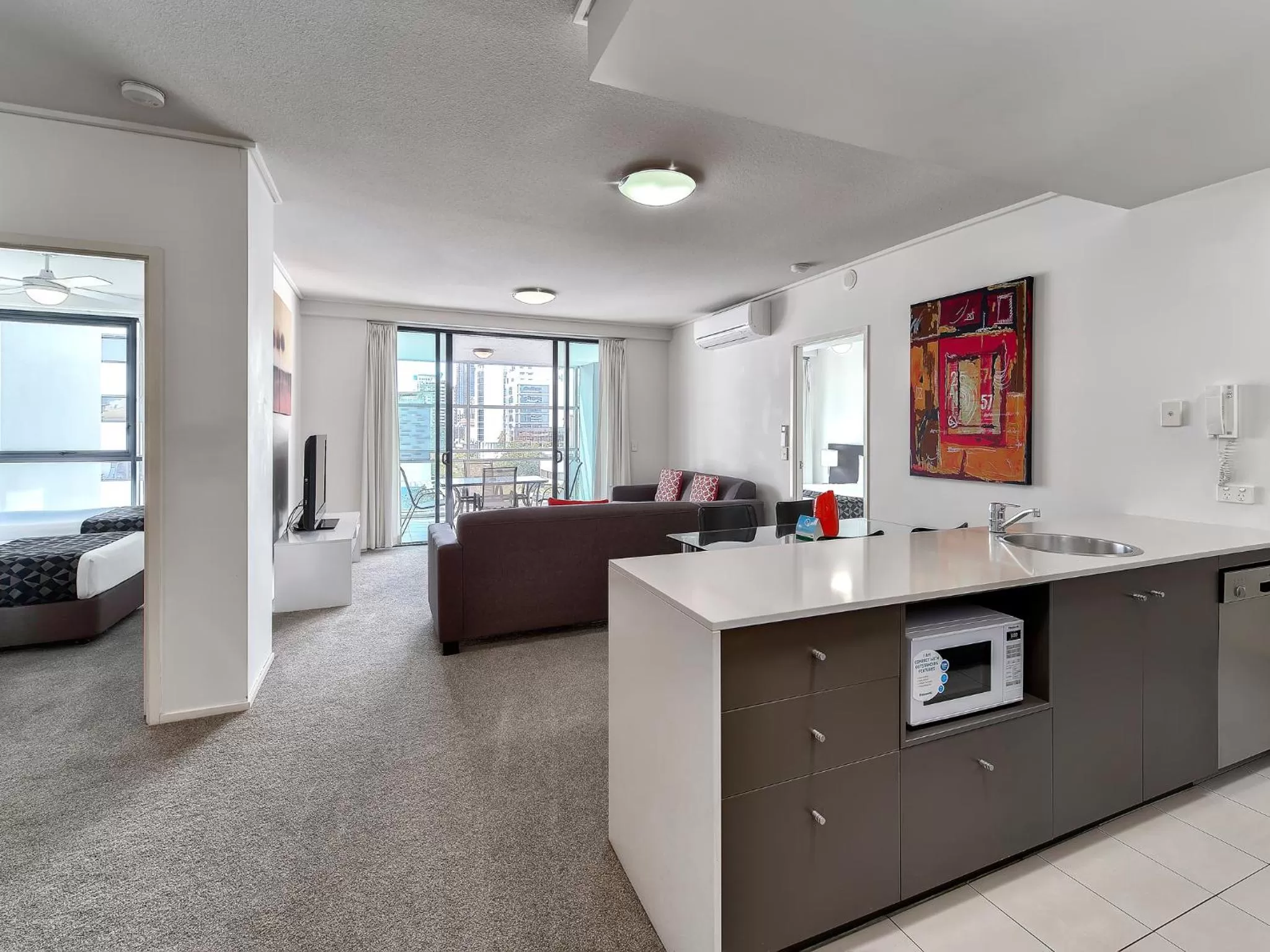 Kitchen or kitchenette in SKD Suites