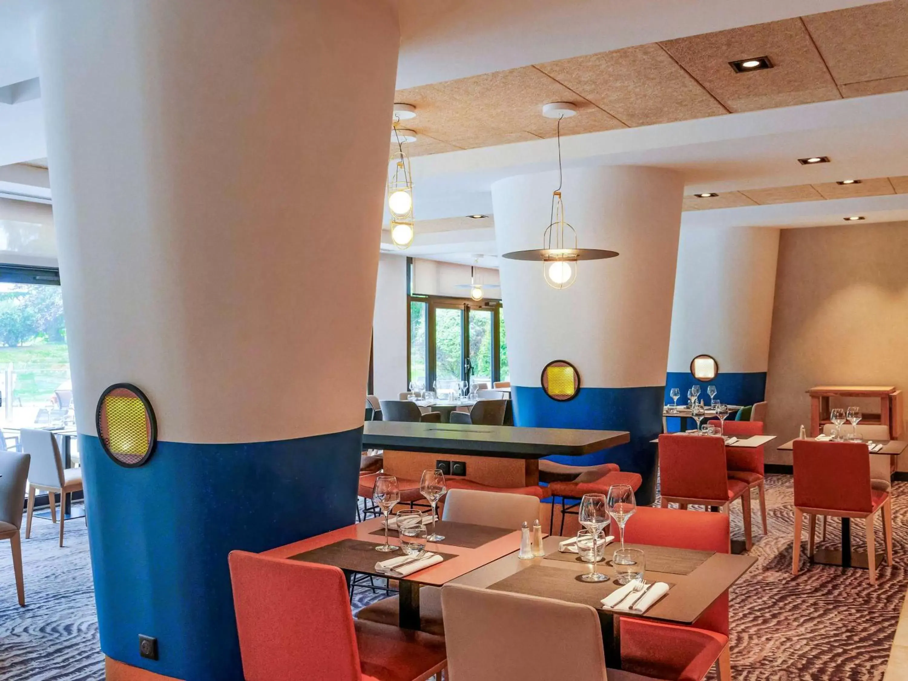 Restaurant/Places to Eat in Novotel Beaune