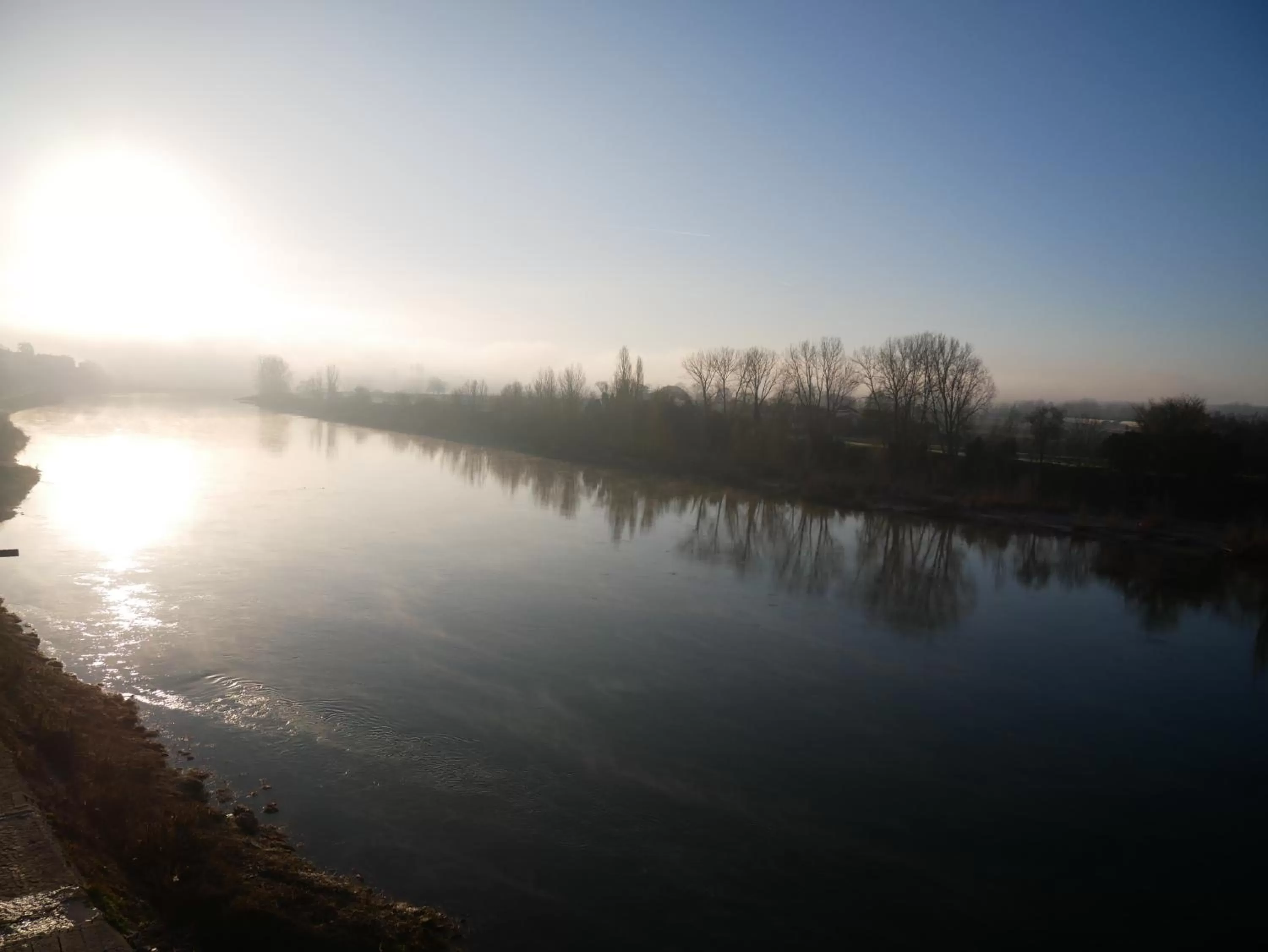 River view in CÔTE GARONNE le BALCON DES DAMES -hôtel et restaurant- Tonneins Fauillet Marmande - vue panoramique bord de Garonne chambres climatisées