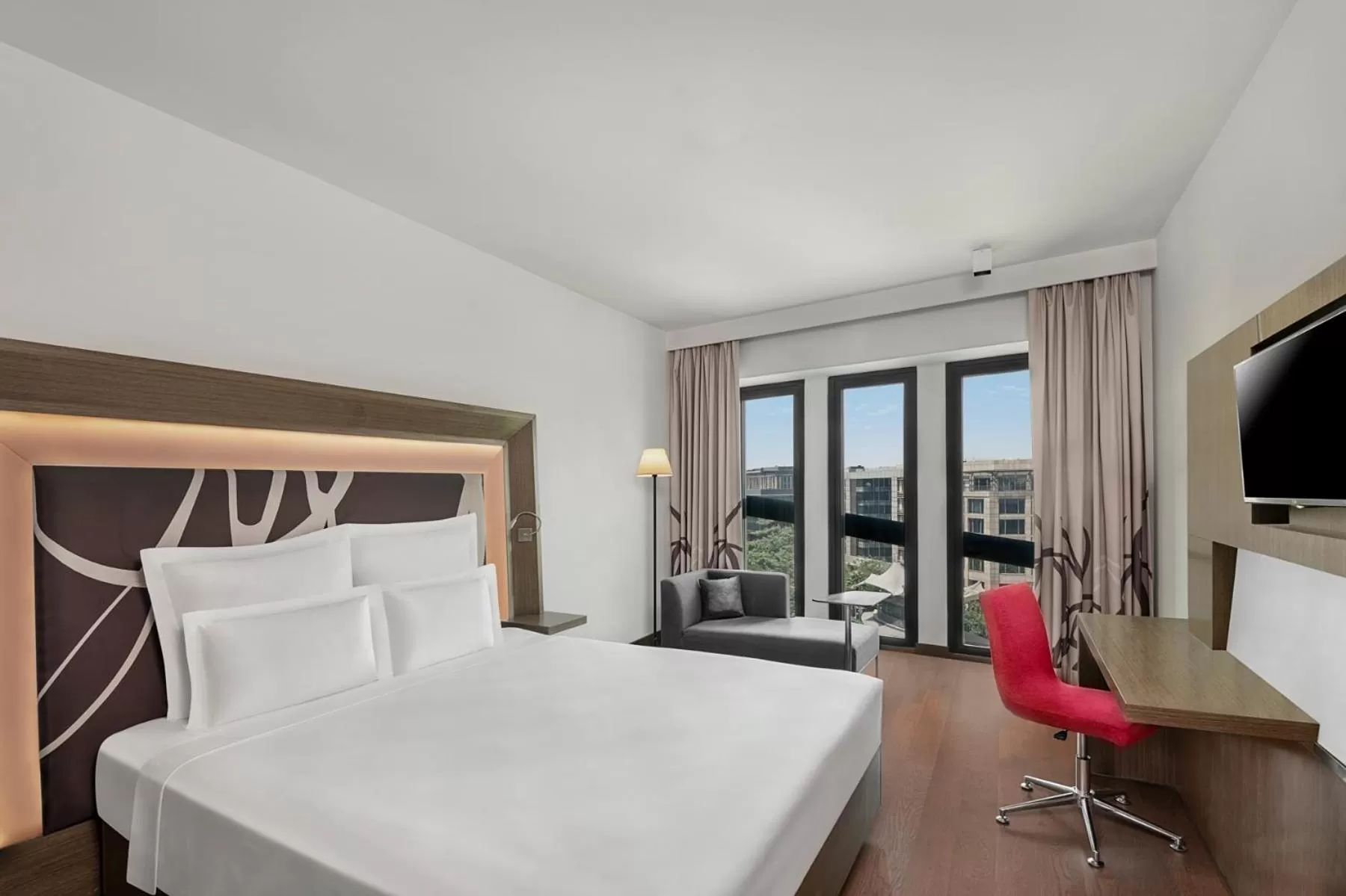 Bed in Novotel New Delhi Aerocity