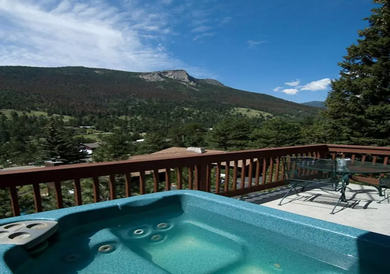 Deluxe King Studio in Wildwood Inn Deluxe King Studio in Wildwood Inn