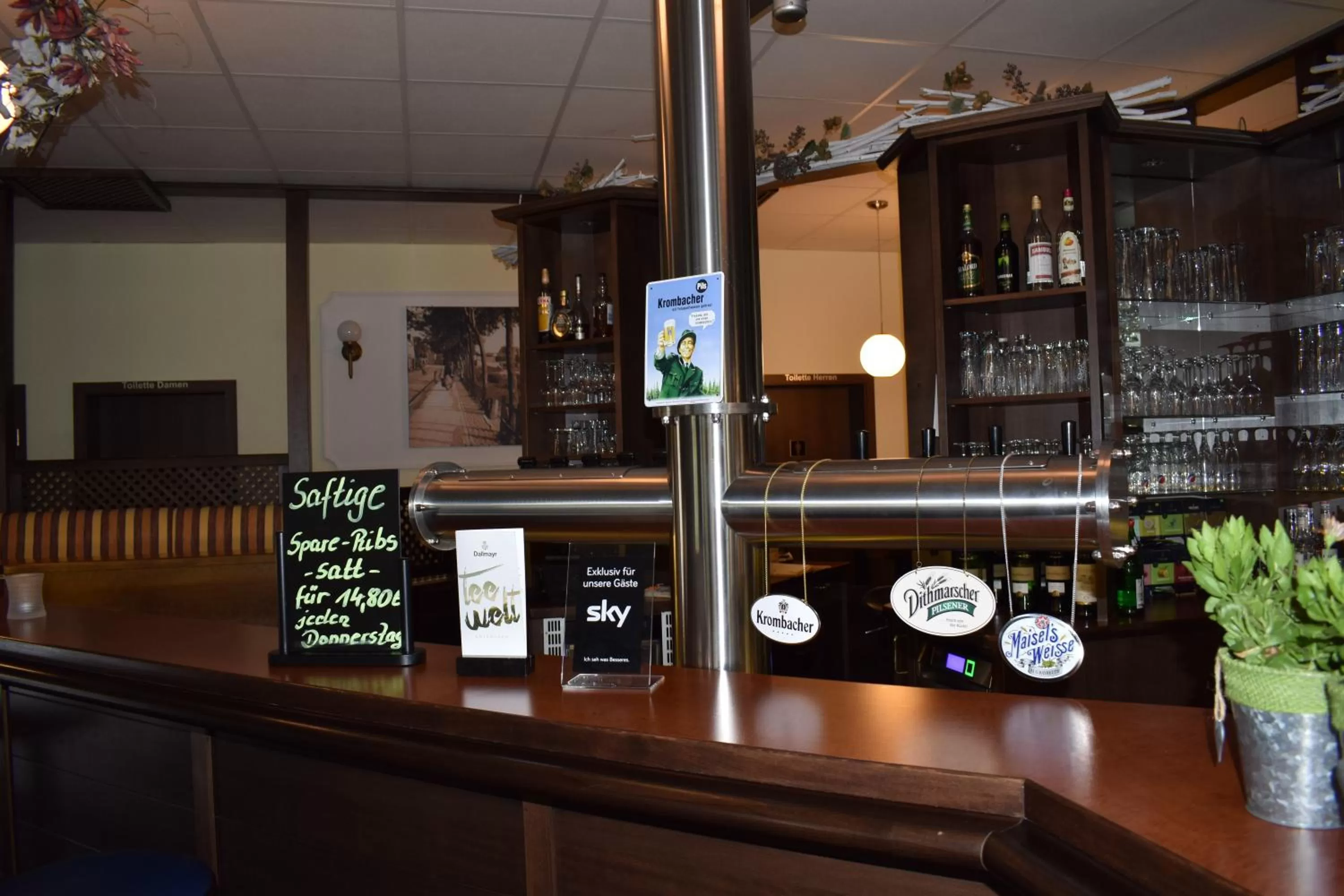 Restaurant/places to eat in Hotel garni "Am Hafen"