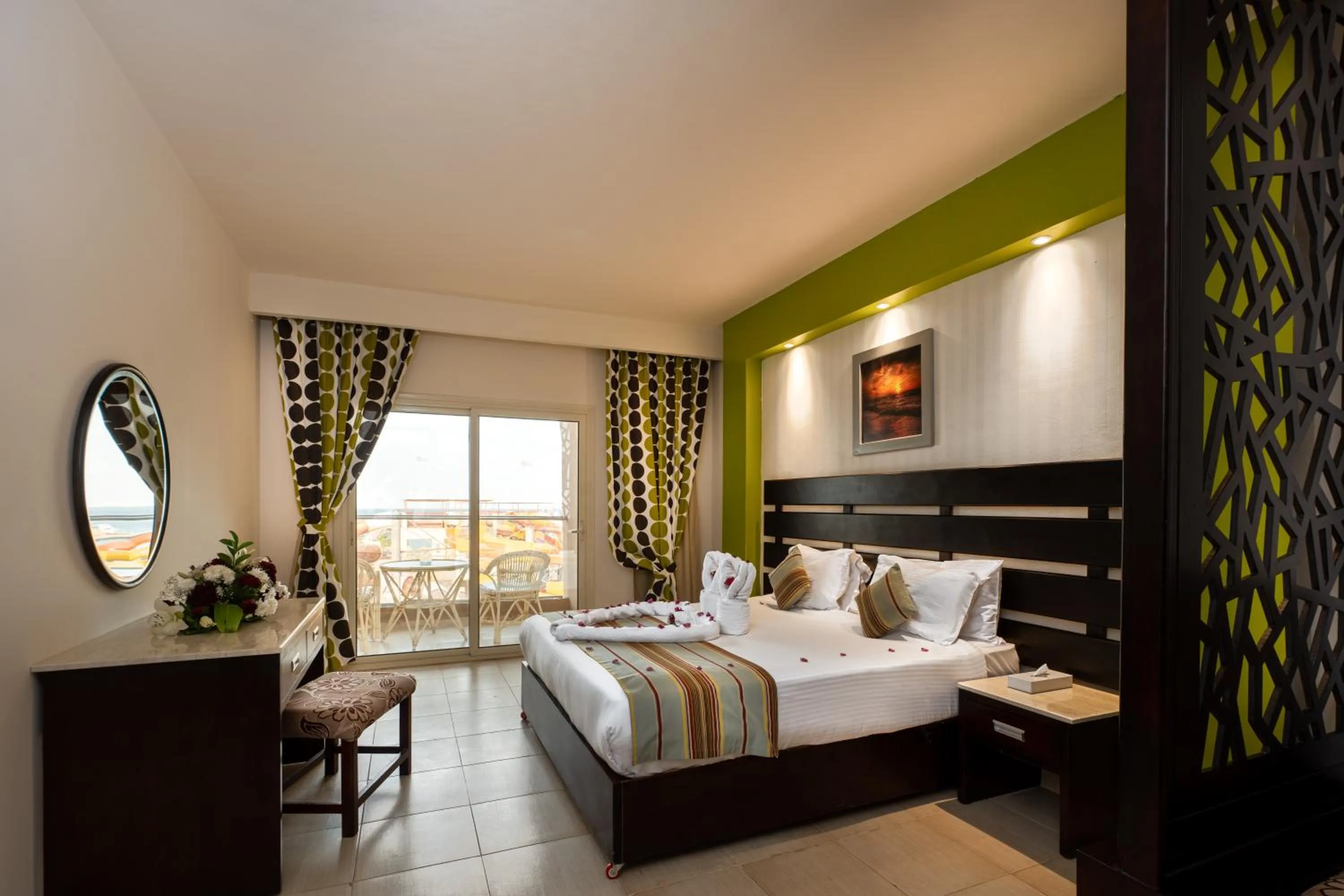 Sea view, Bed in El Karma Beach Resort & Aqua Park - Hurghada