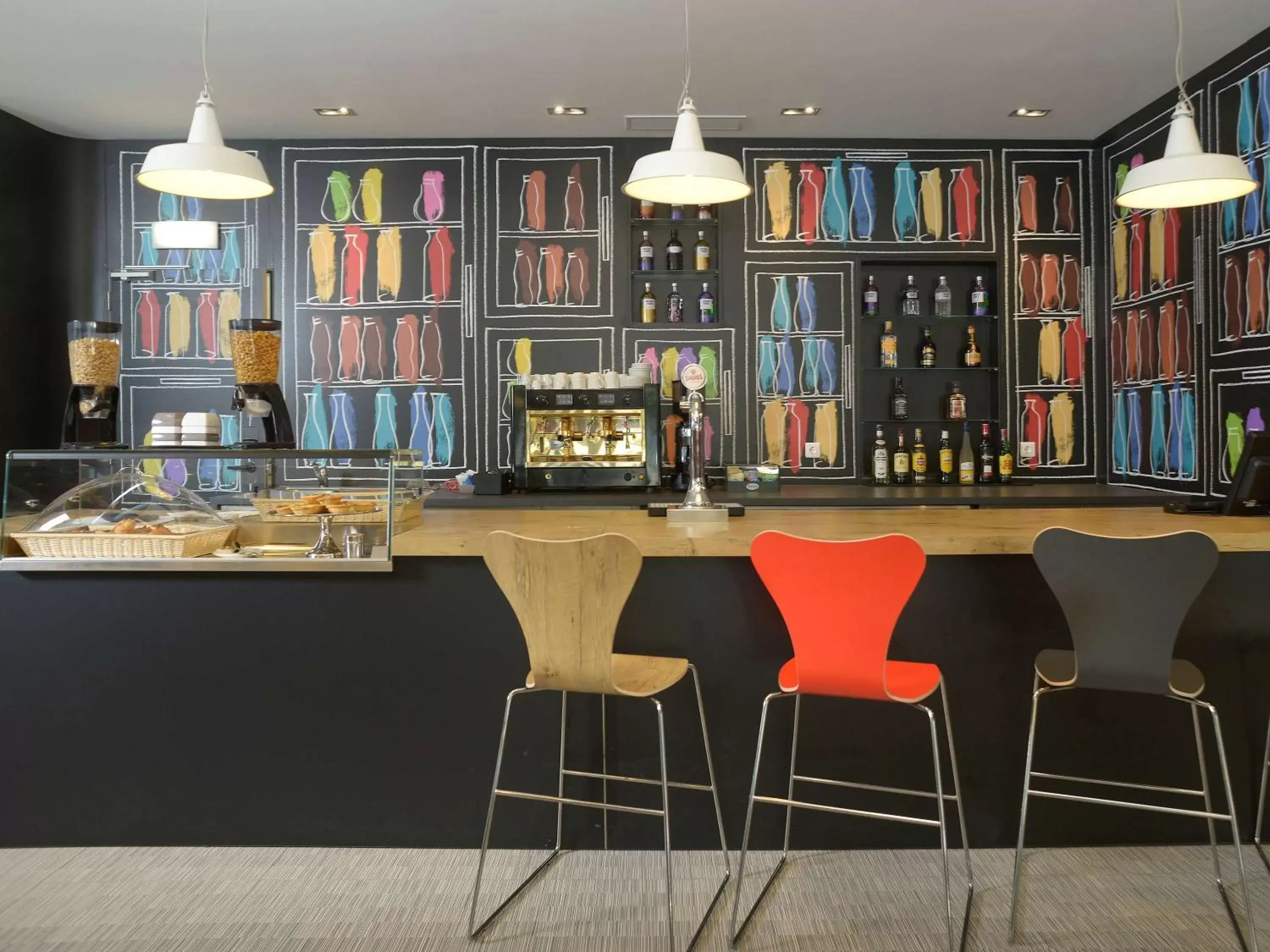 Lounge or bar in Hotel Ibis Lisboa Parque das Nações