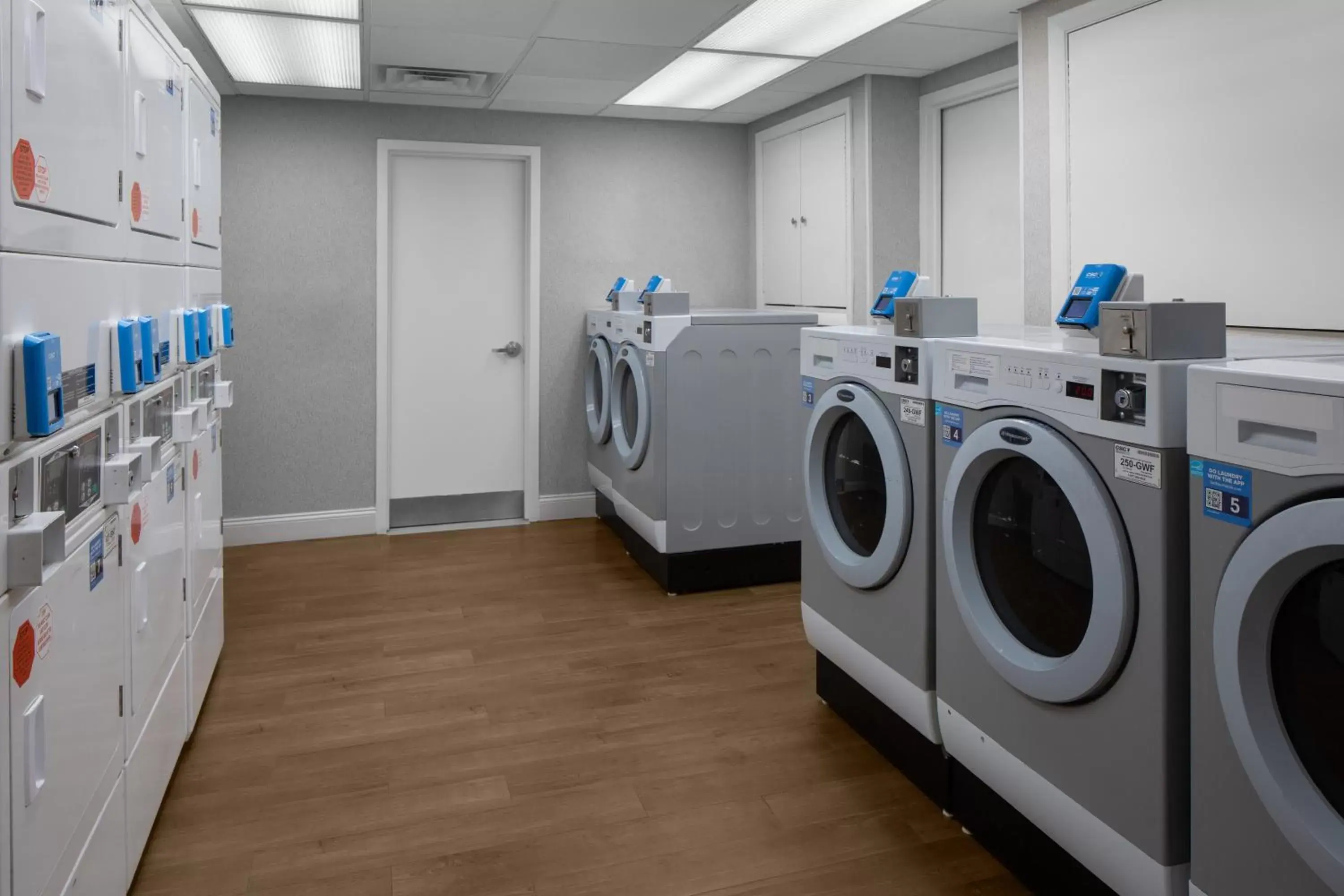 laundry, Kitchen/Kitchenette in Residence Inn White Plains Westchester County