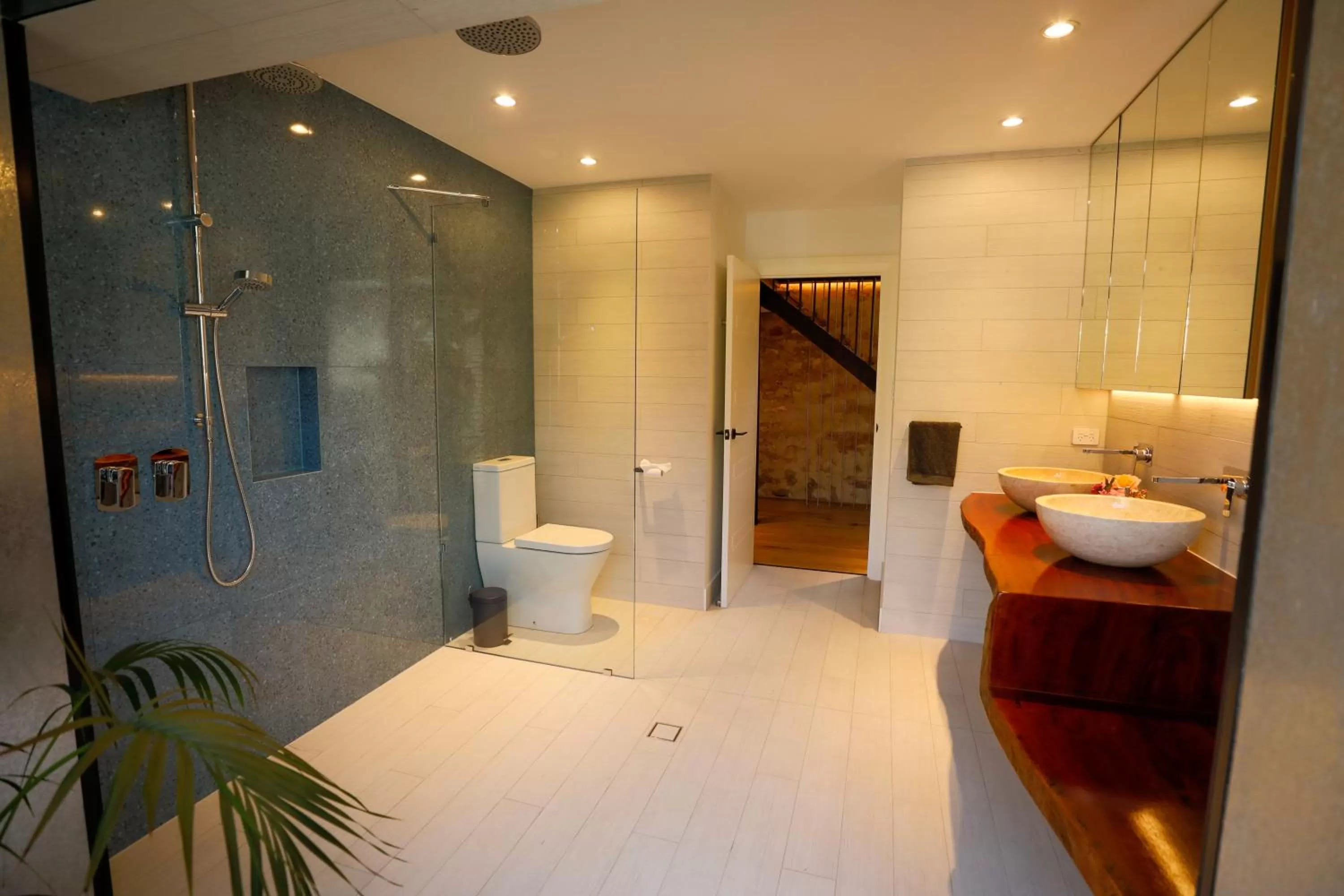 Shower in The Old Chaff Mill Organic Vineyard Retreat