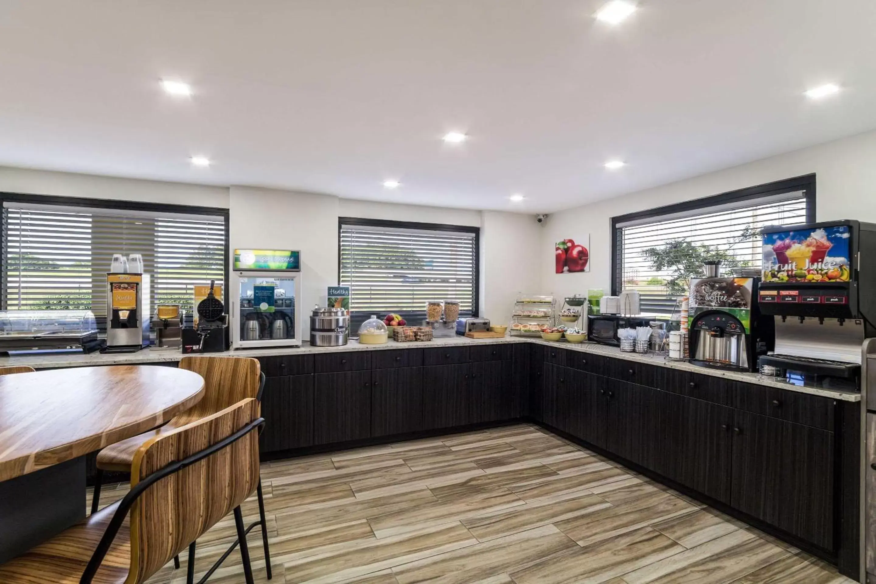 Restaurant/places to eat in Quality Inn Coliseum Restaurant/places to eat in Quality Inn Coliseum