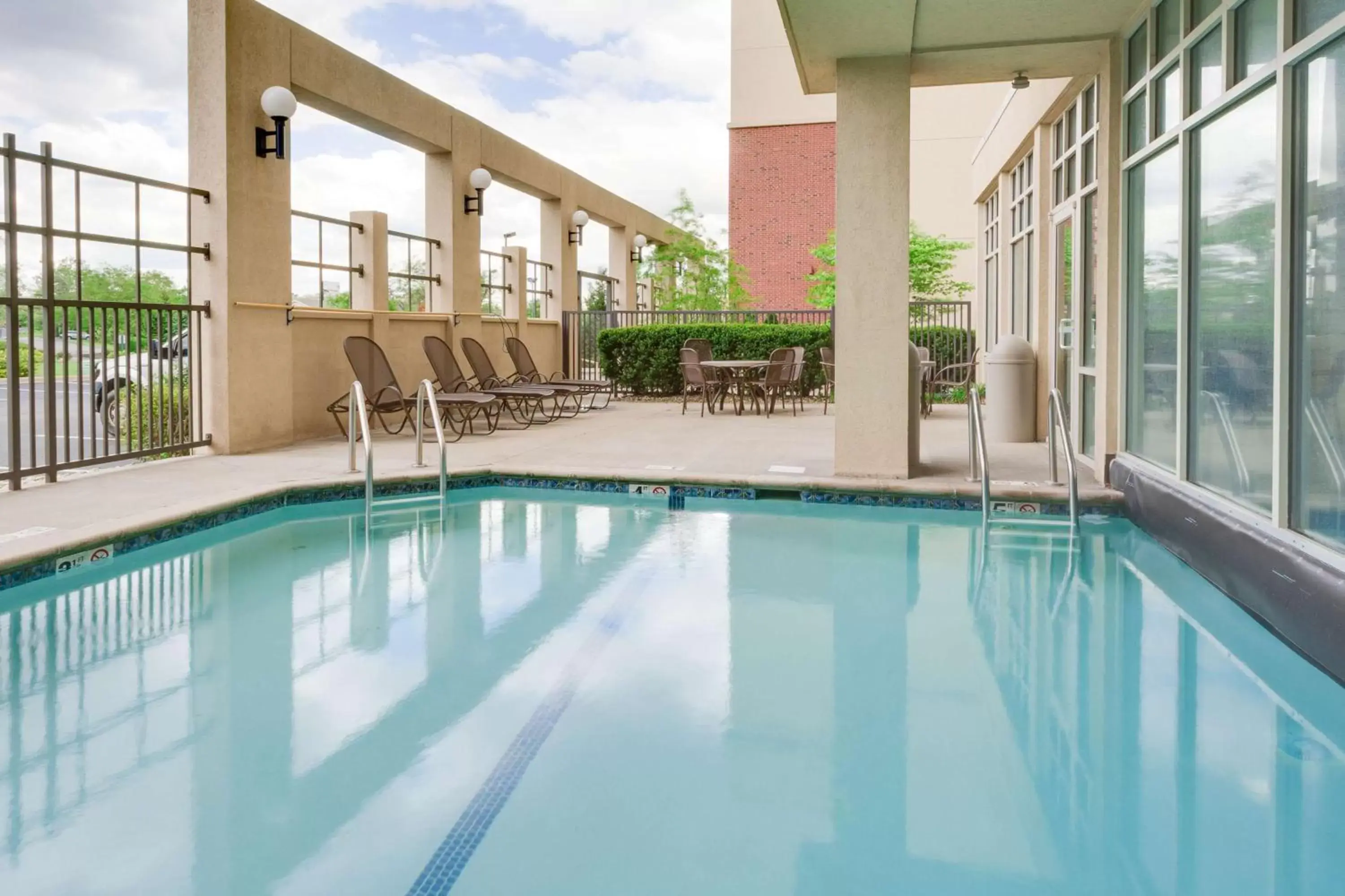 Activities, Swimming Pool in Drury Inn & Suites Middletown Franklin