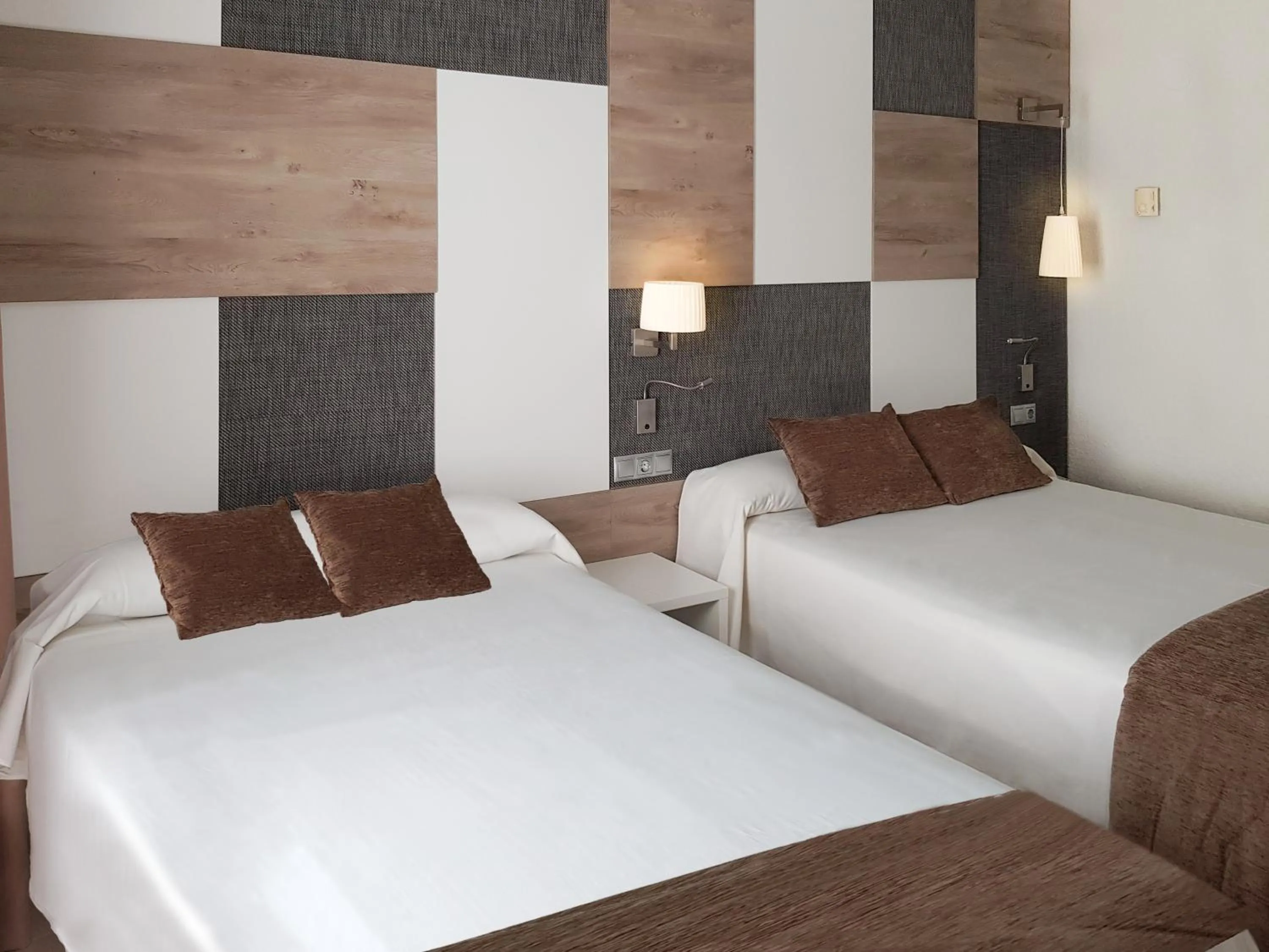 Bedroom, Bed in Hotel Cesar Augustus