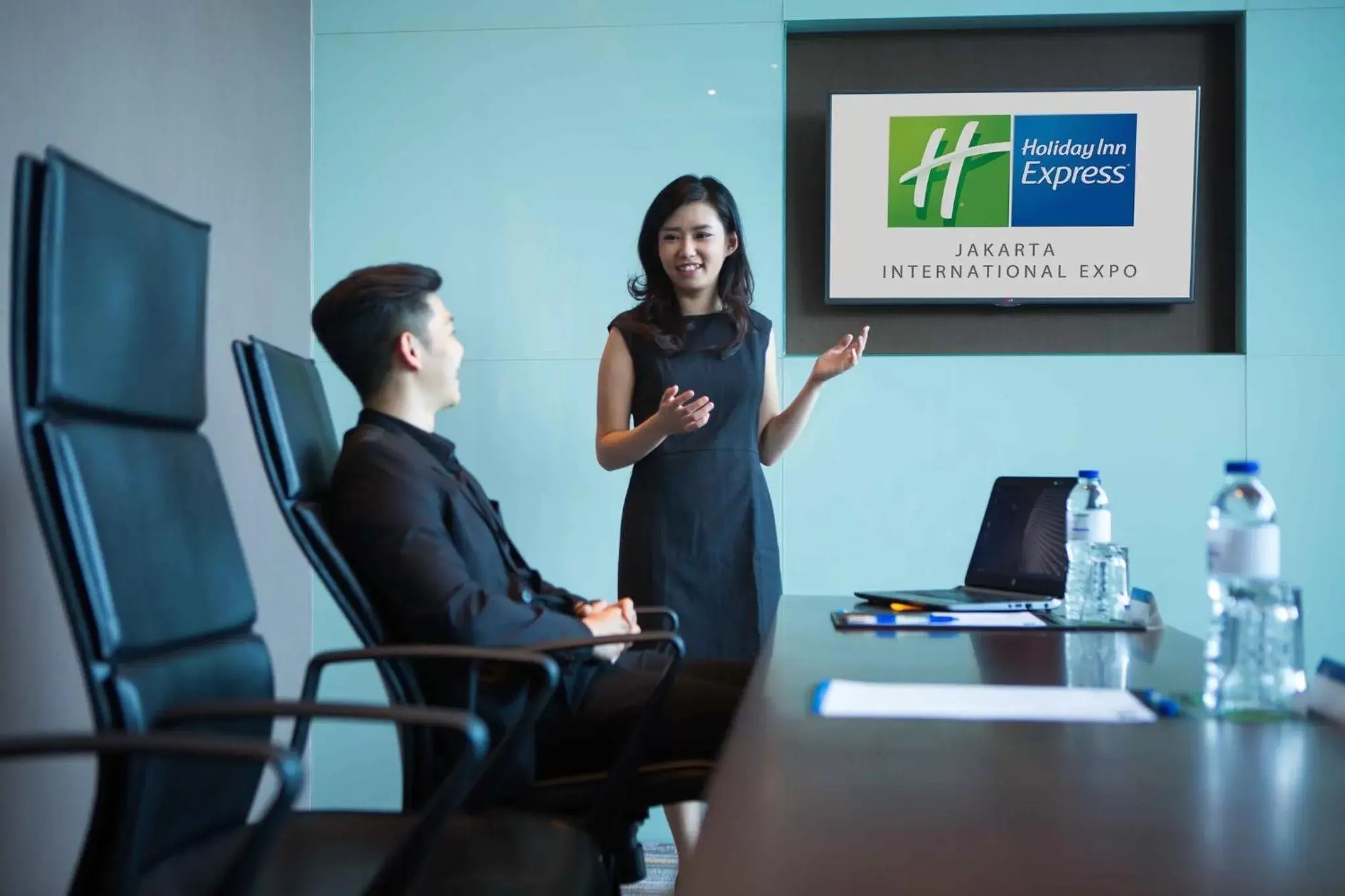 Meeting/conference room in Holiday Inn Express Jakarta International Expo, an IHG Hotel