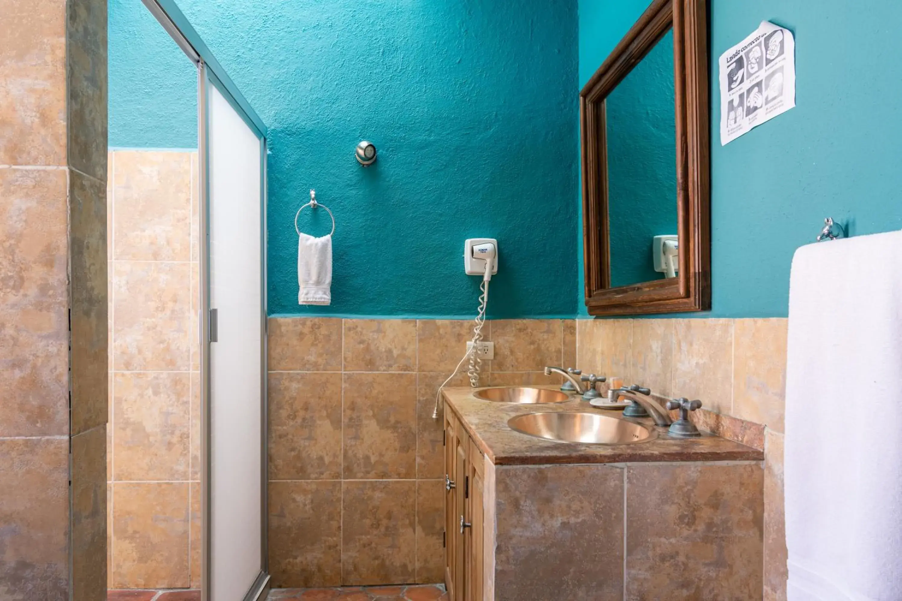 Bathroom in Hotel Casa Santamar